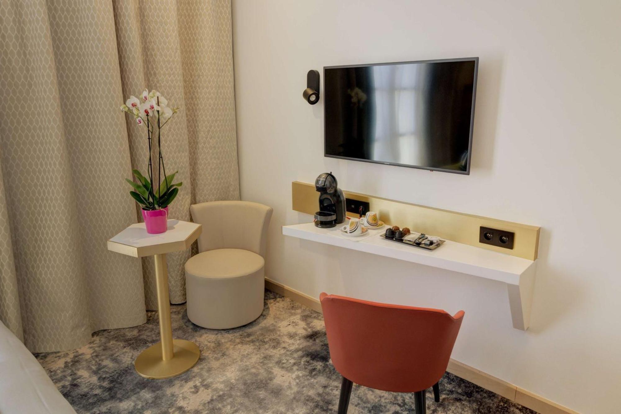 Classic Queen Room