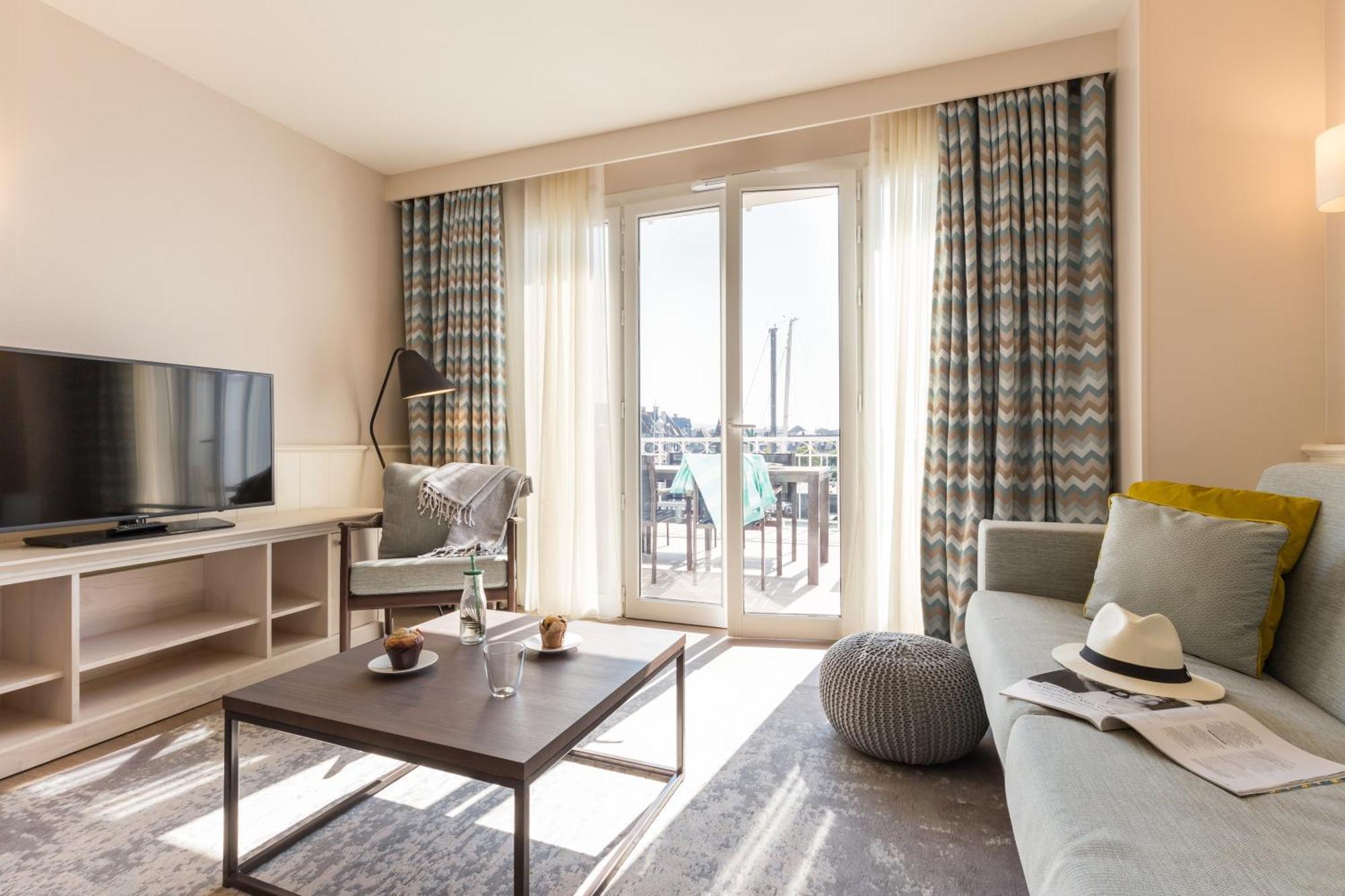 Two-Bedroom Duplex Apartment Terrace or Balcony Capitanierie Buildings
