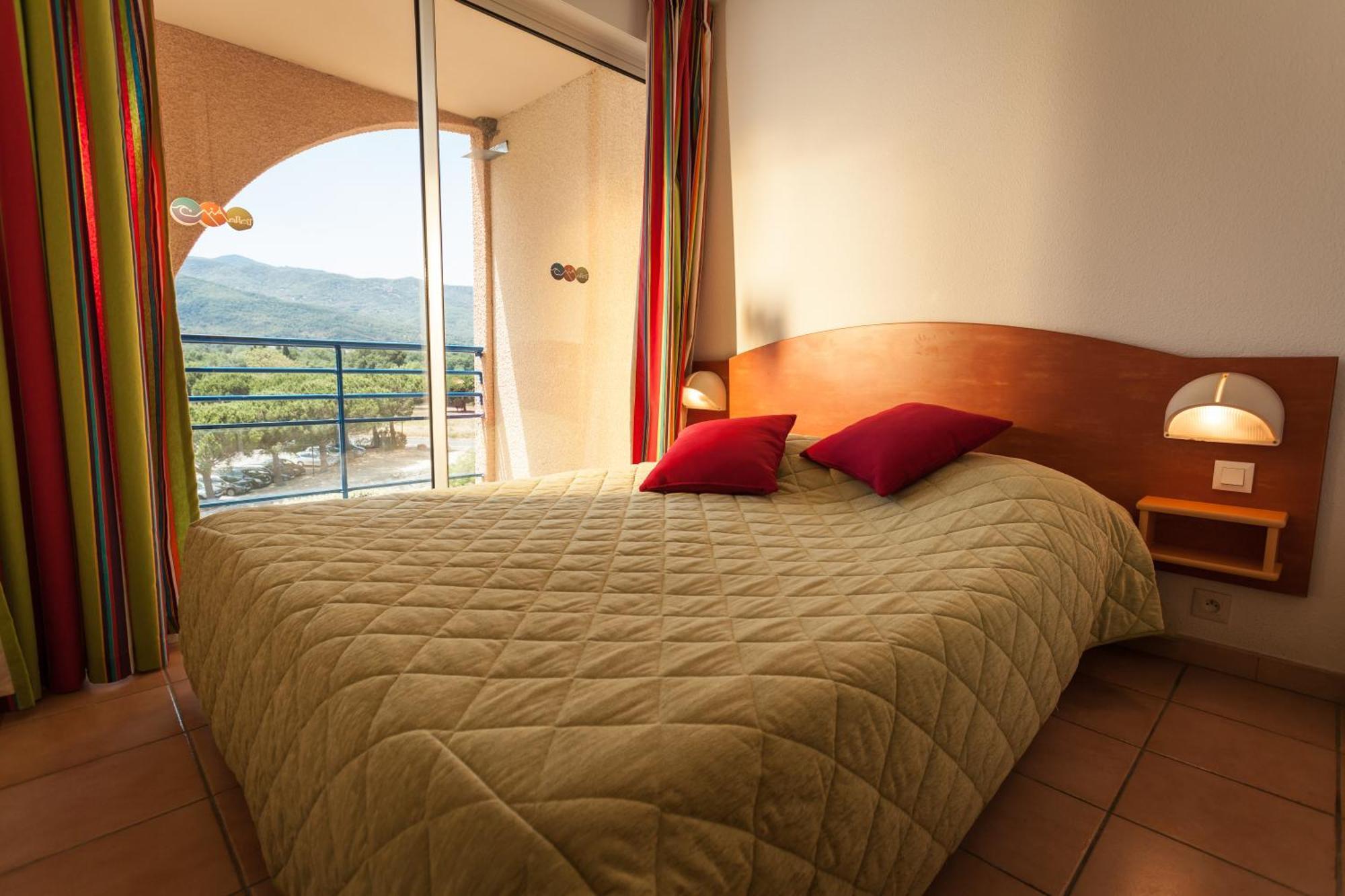 One-Bedroom Apartment Mountain Side