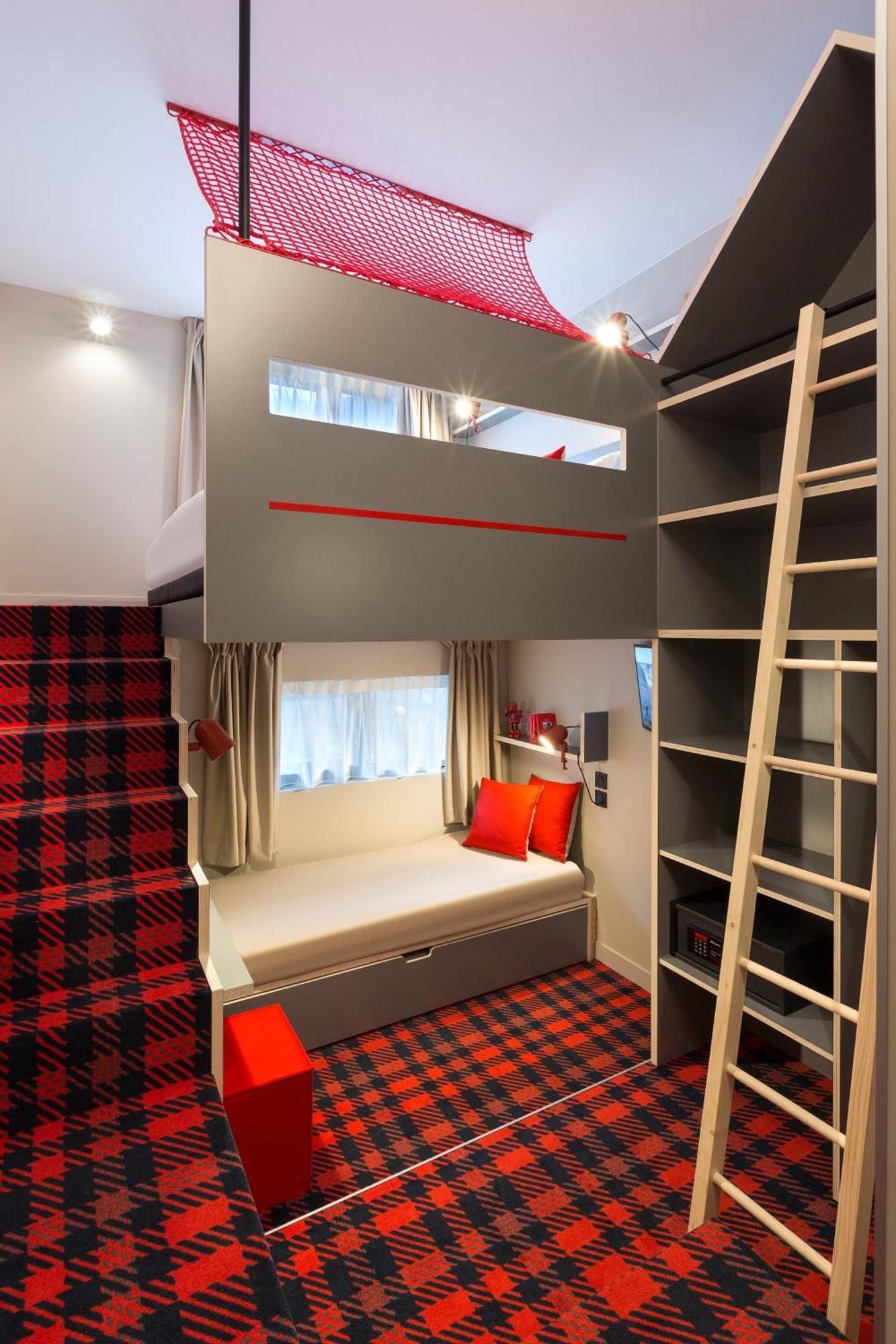 RockyMezzanine up for 3 adults or 2 adults and 2 children