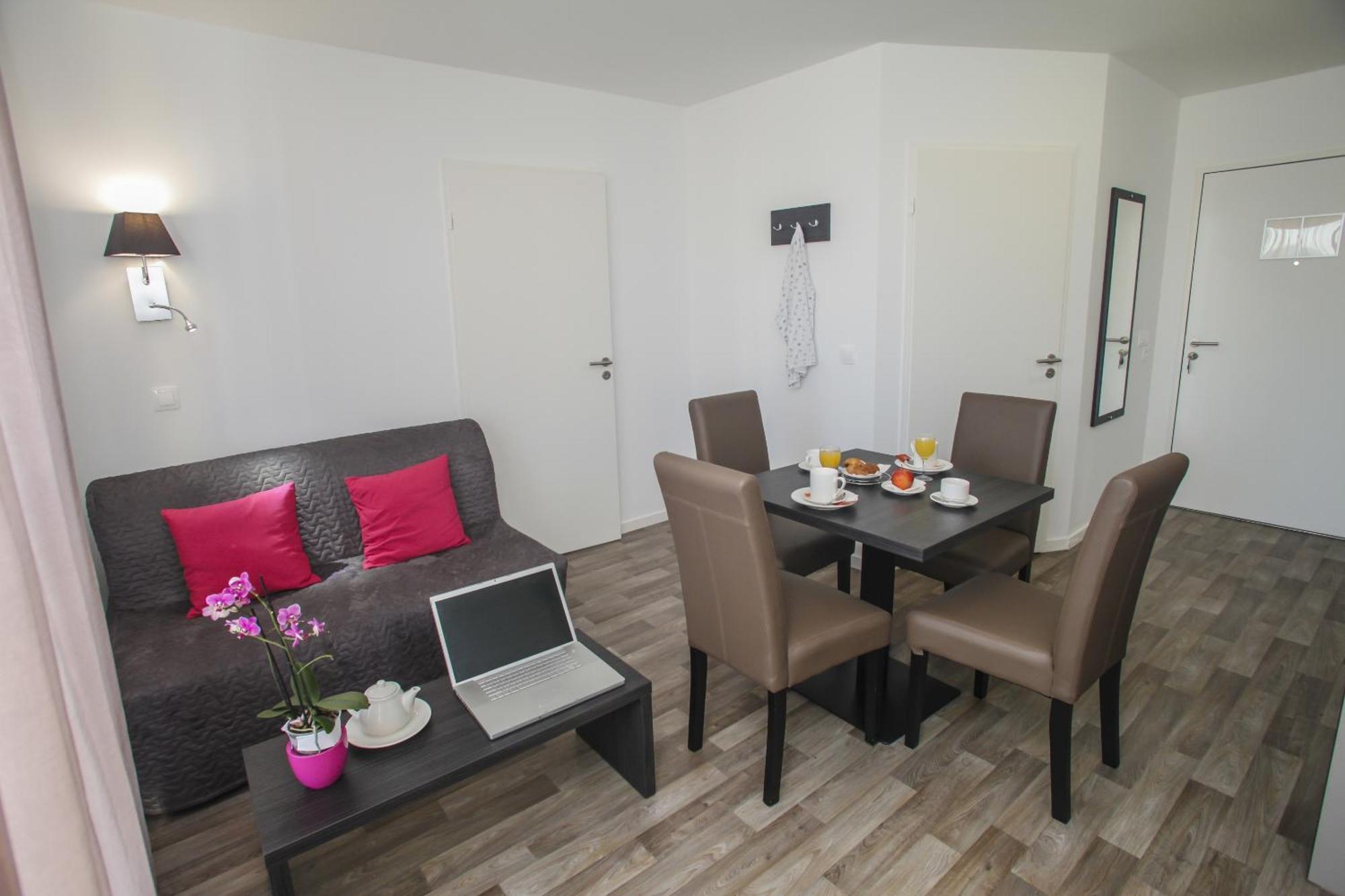 One-Bedroom Apartment (4 Adults)