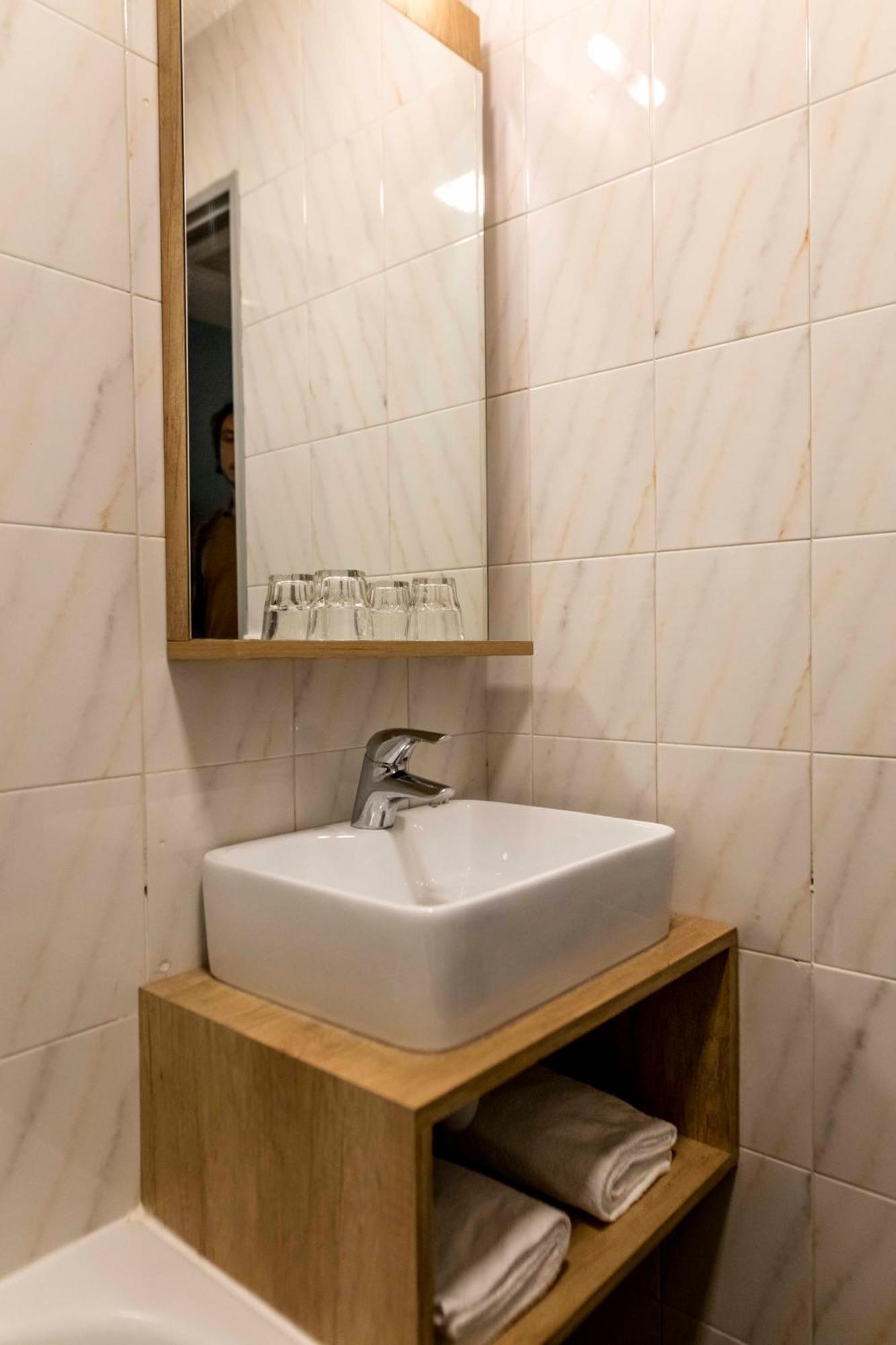 Standard Family Room with One Double and One Single Bed,1286053924:JPEG