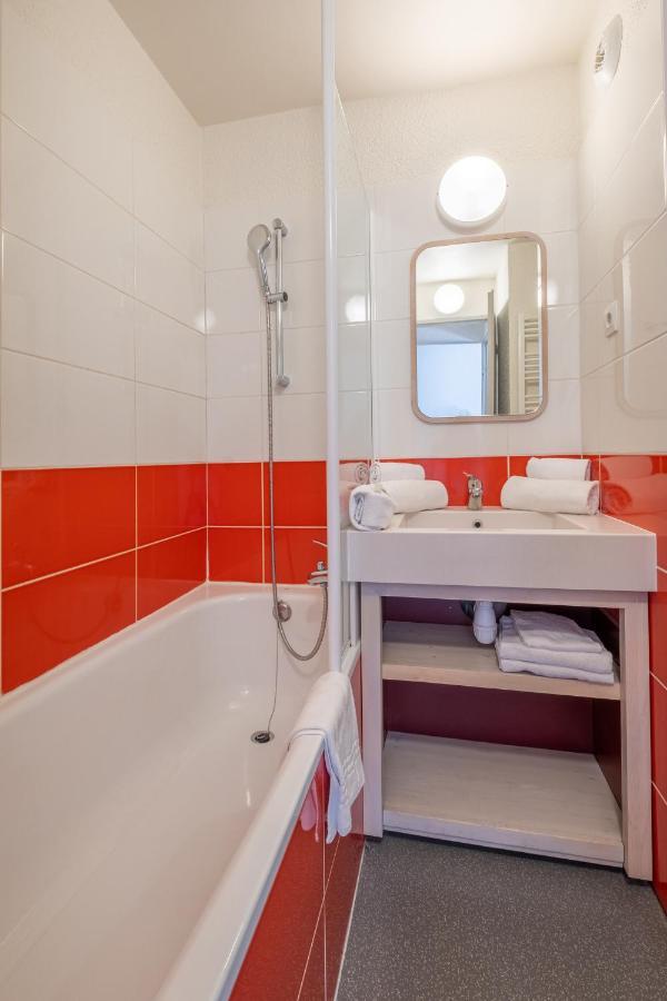 One-Bedroom Apartment,1273863178:JPEG