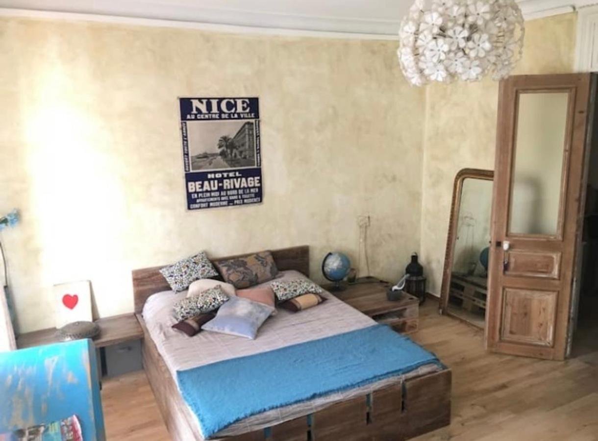 Quarto Duplo com Casa de Banho Partilhada