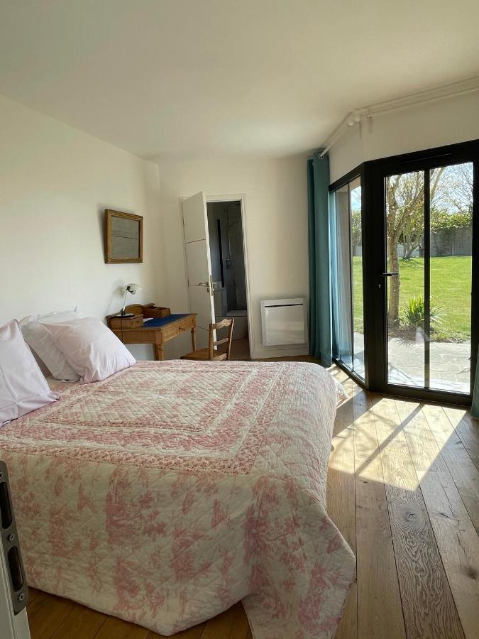Queen Room Garden View