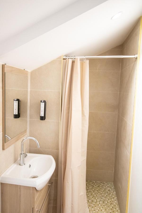 Petite Chambre Simple Mansardée