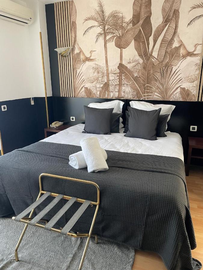 Superior Room with Balcony and City View (lift)