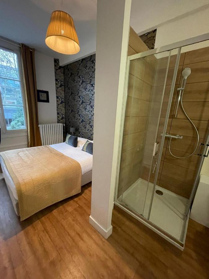 Economy Single Room open bathroom