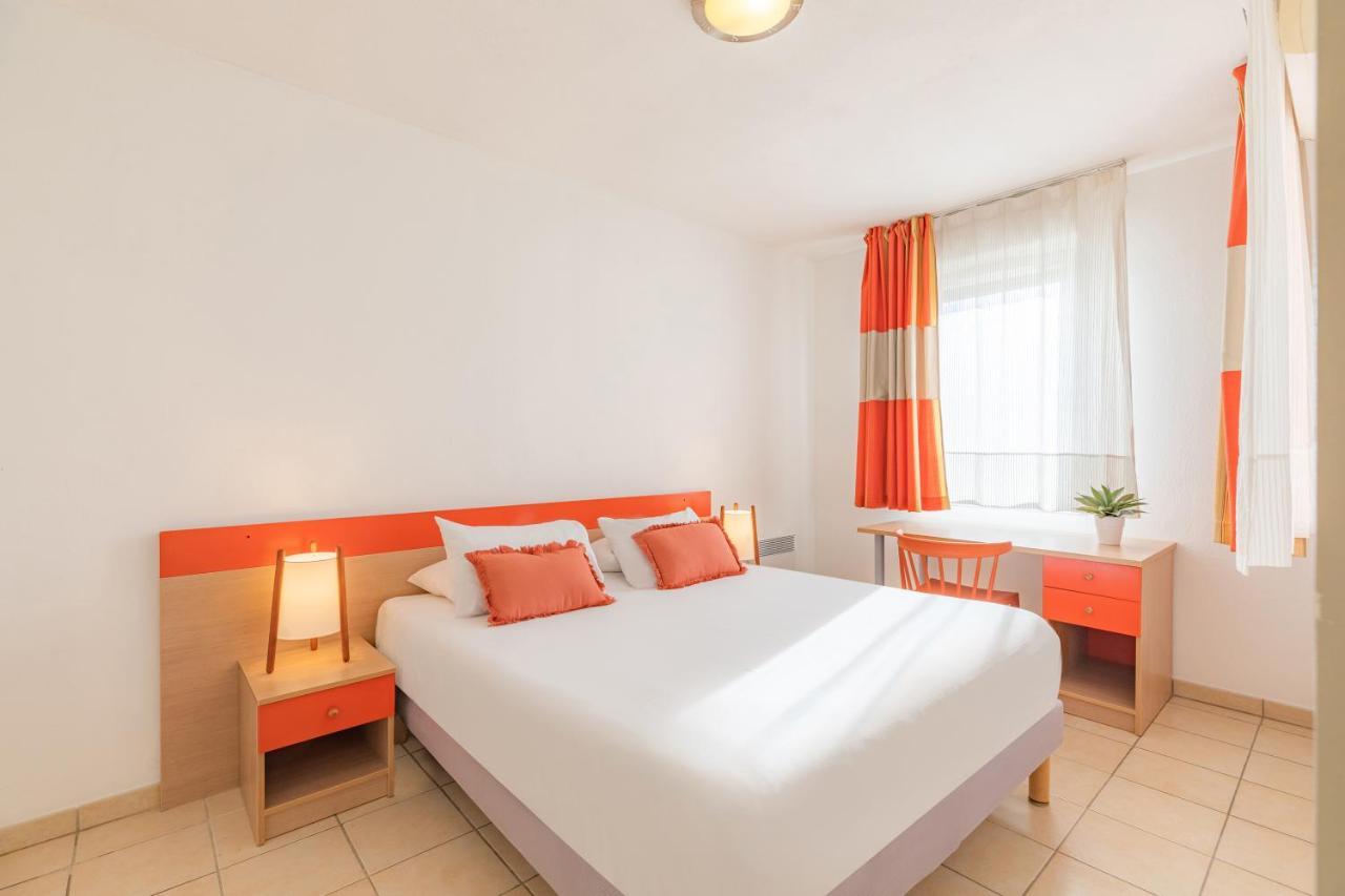 One Bedroom Apartment