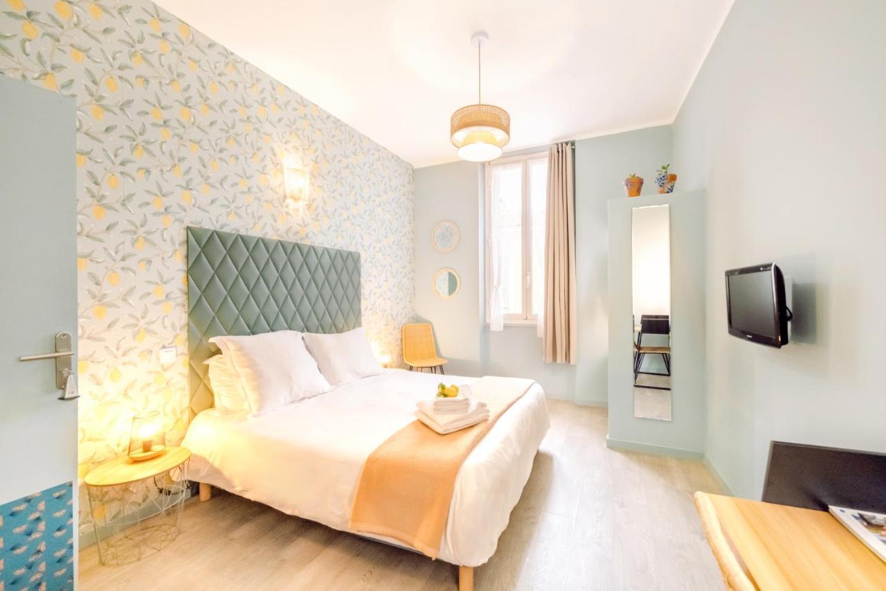 Doppel-/Zweibettzimmer mit Stadtblick