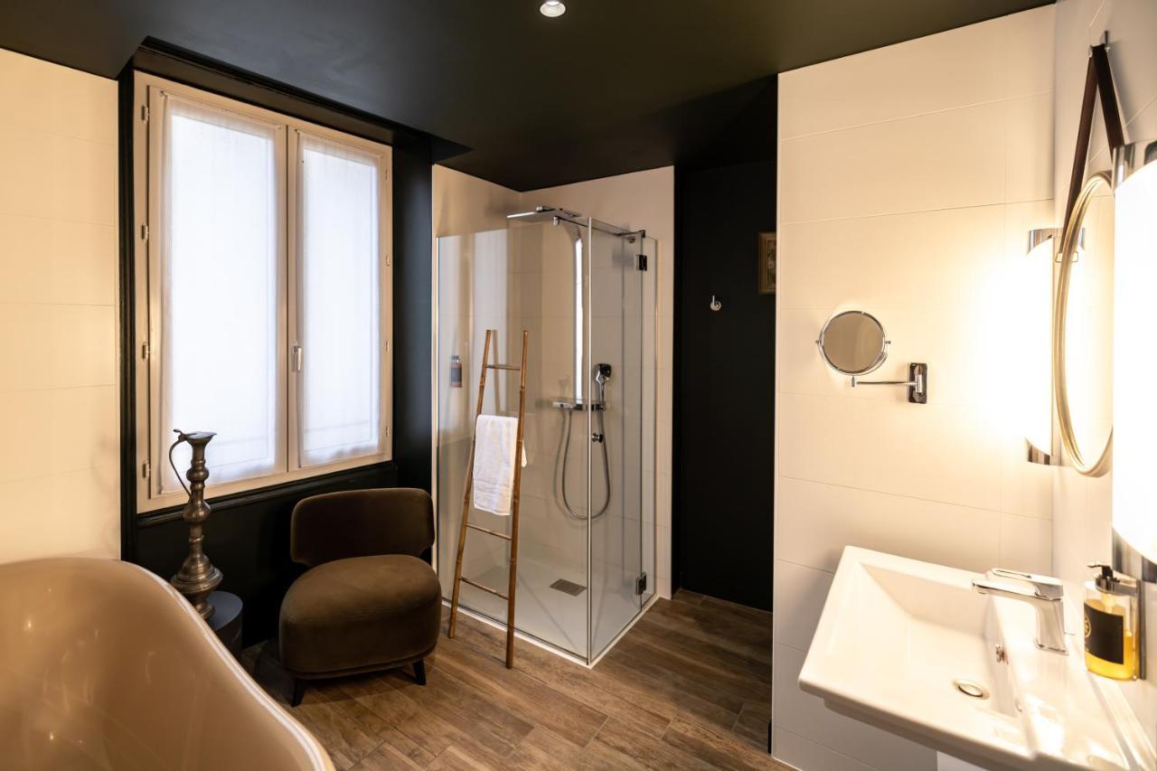 Deluxe Double Room Bath