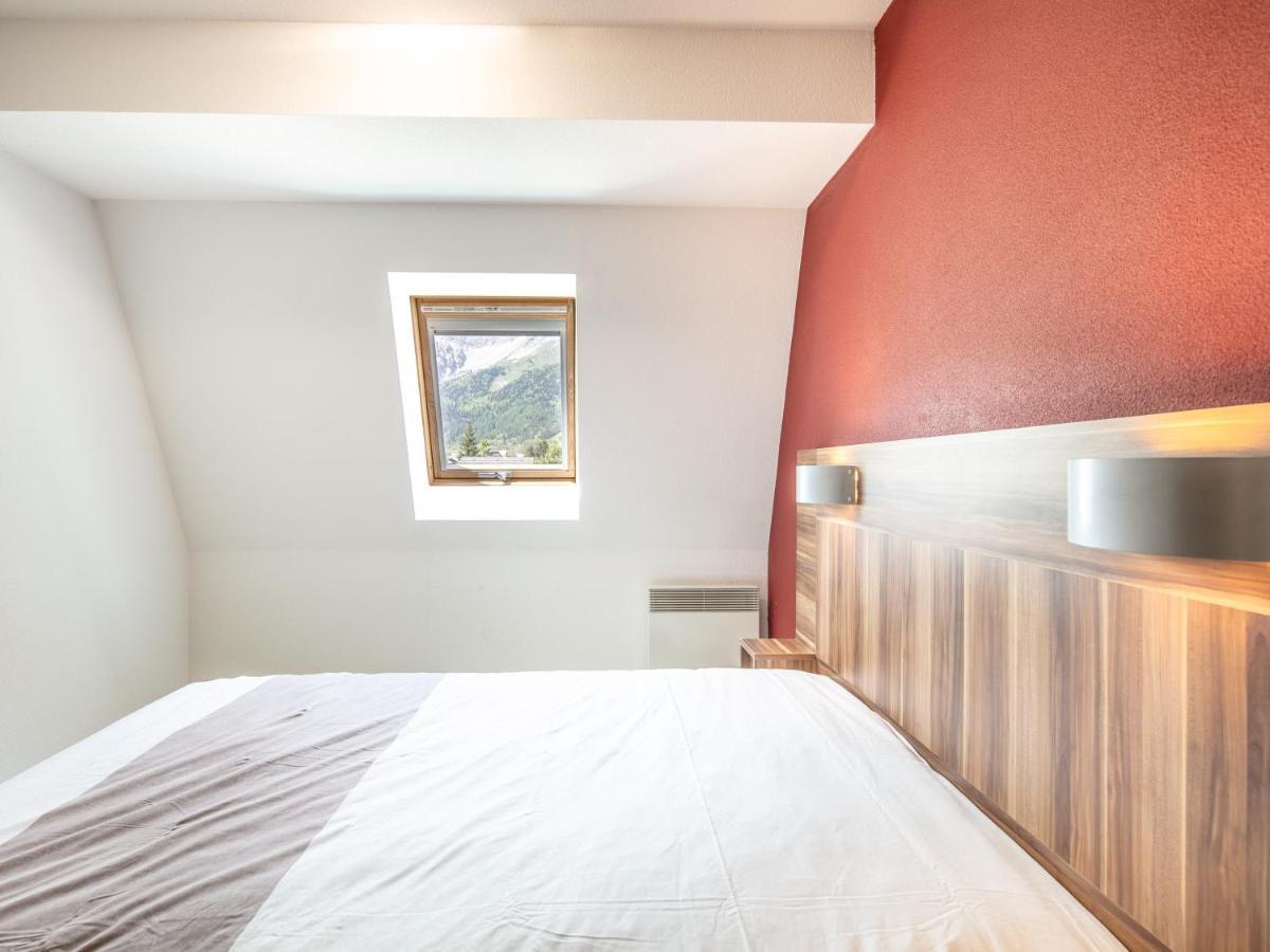 1 Bedroom Apartment sleeping area attic