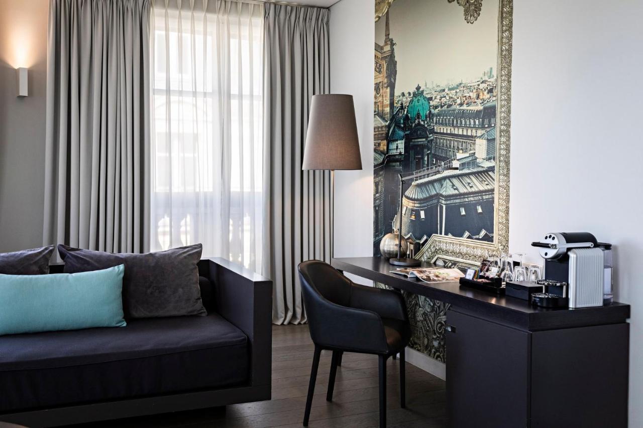 Junior Queen Suite bed with single sofa bed,1421572302:JPEG