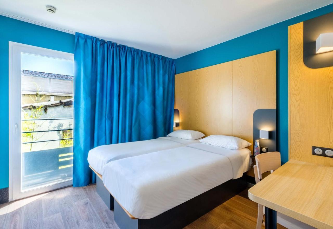 Twin Room,1428016978:JPEG
