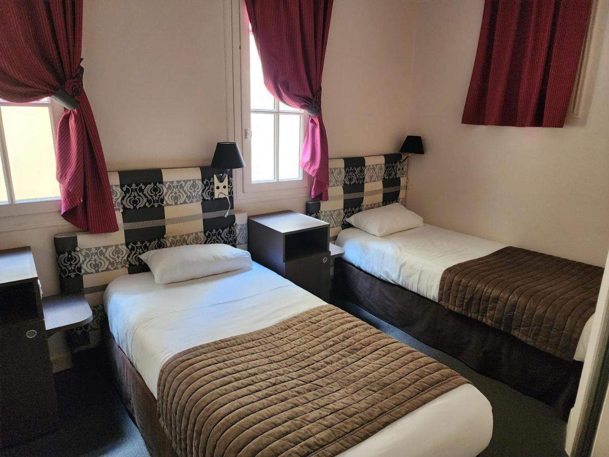 Budget Twin Room with Courtyard View