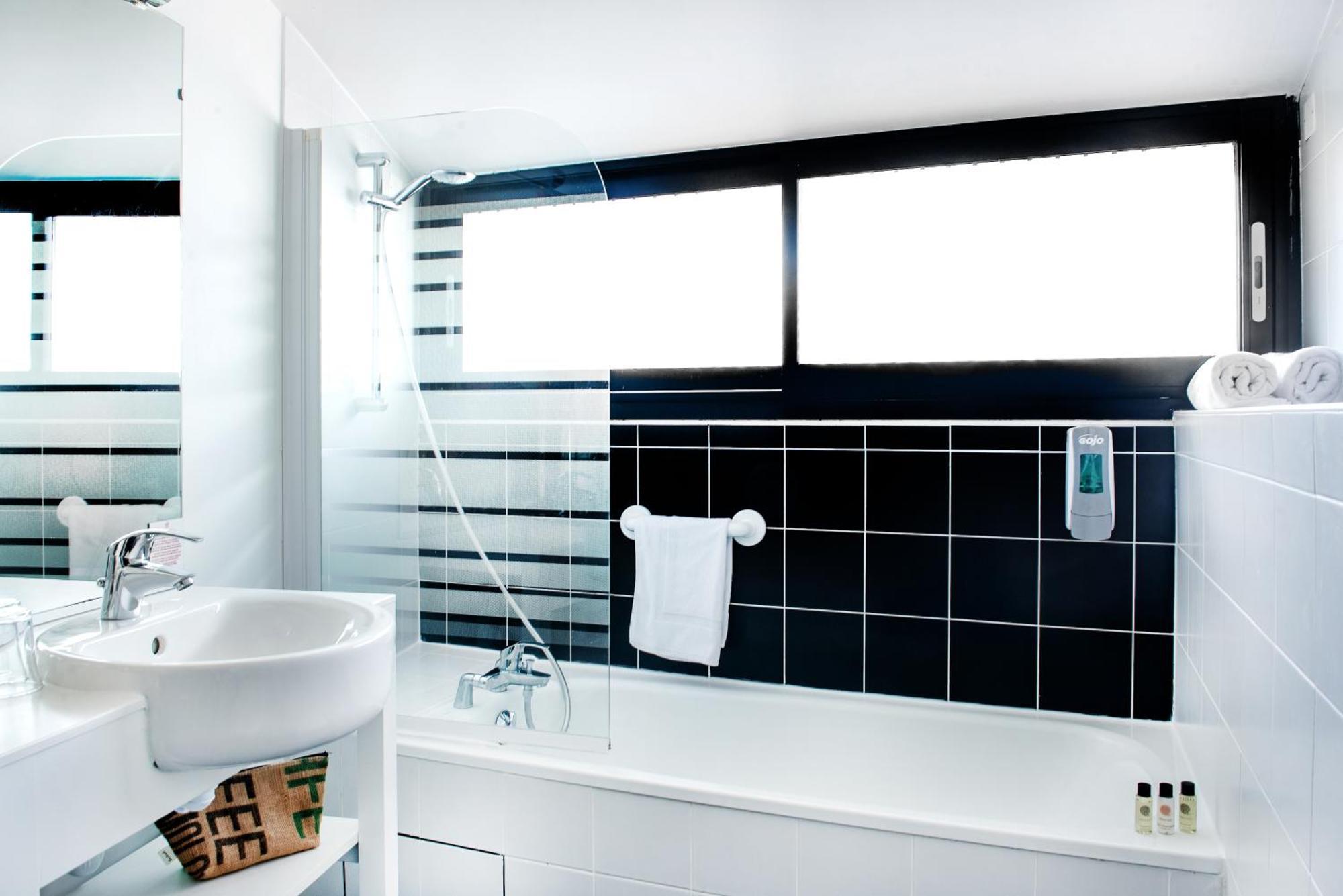 Double Room with Balcony,1615646660:JPEG