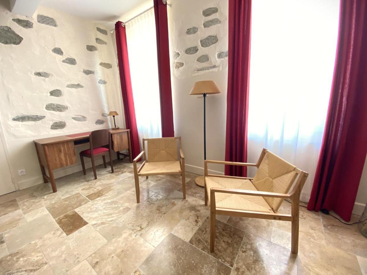 King Room Roll Shower Disability Access