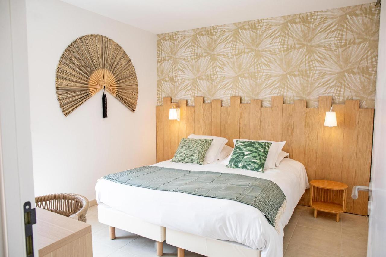 One-Bedroom Apartment Air Conditioning Balcony