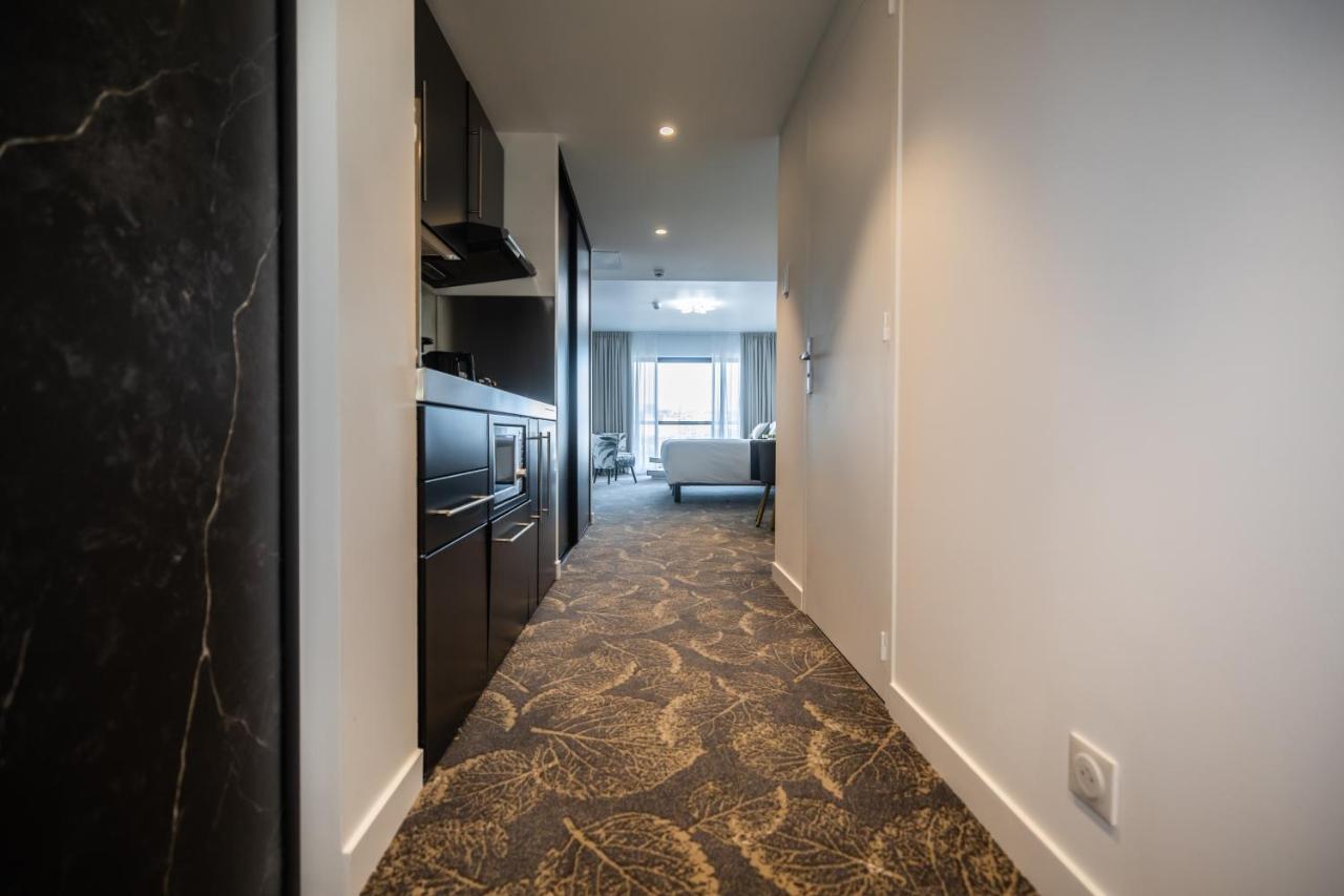 Superior Room with Balcony and Basin View,1487800285:JPEG