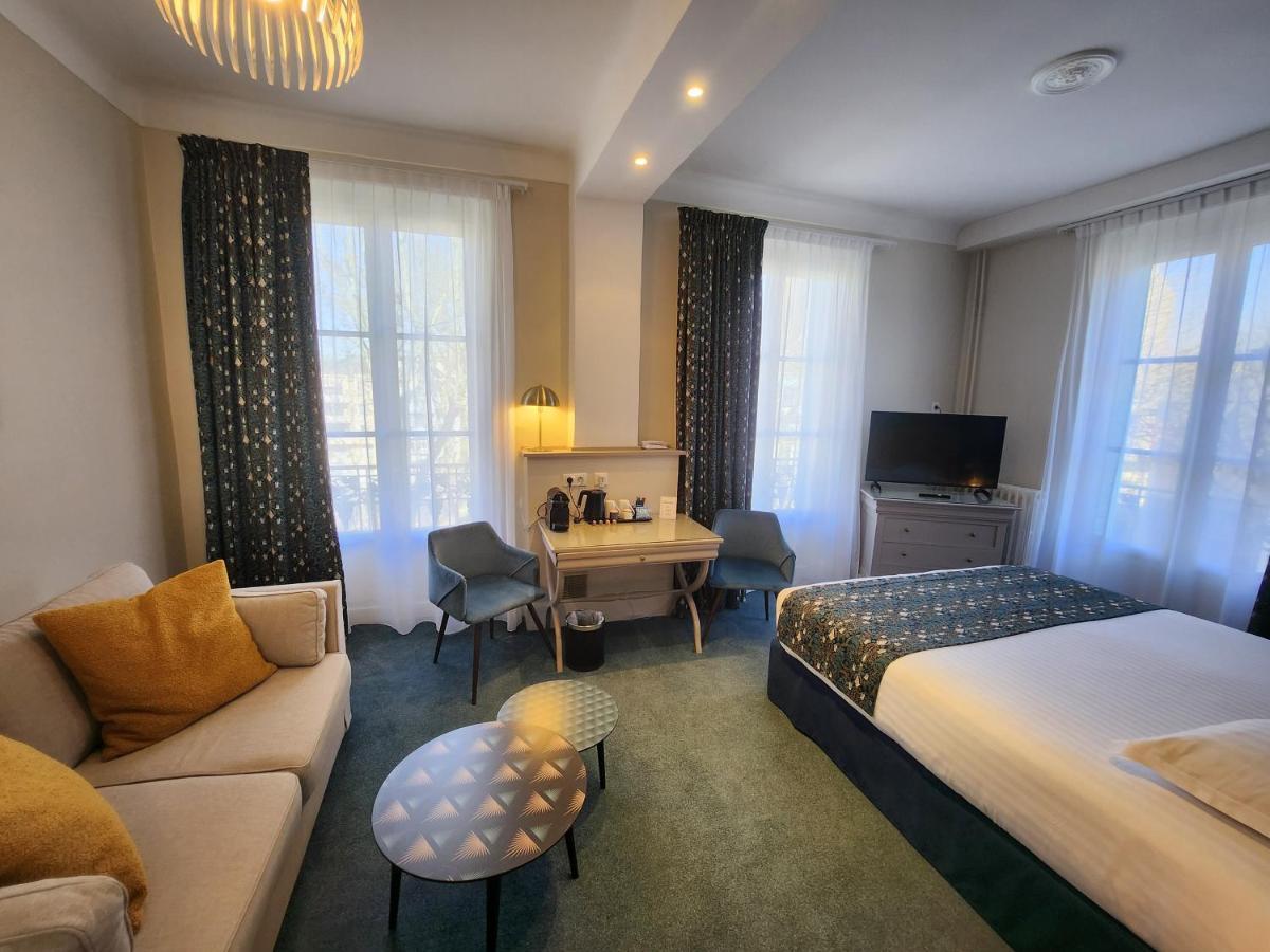 Privilege Room