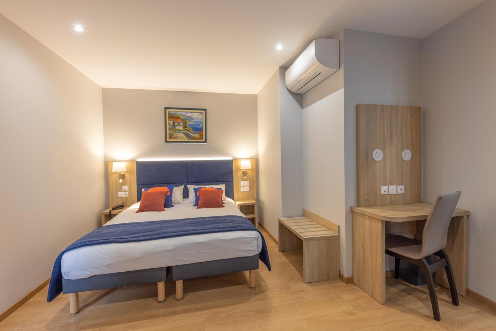 Deluxe Double Room Bath