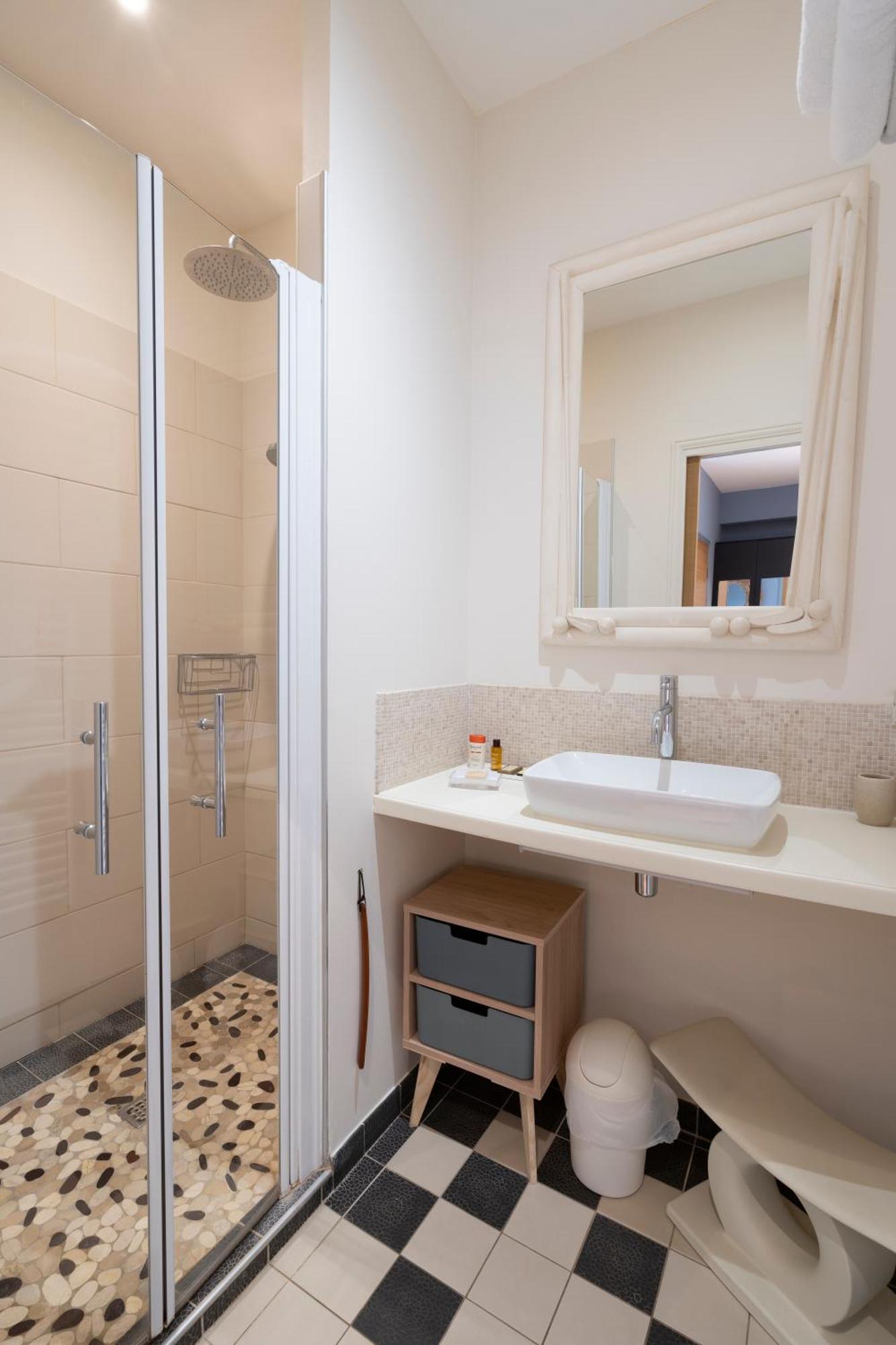 Apartment with Terrace,1499381299:JPEG