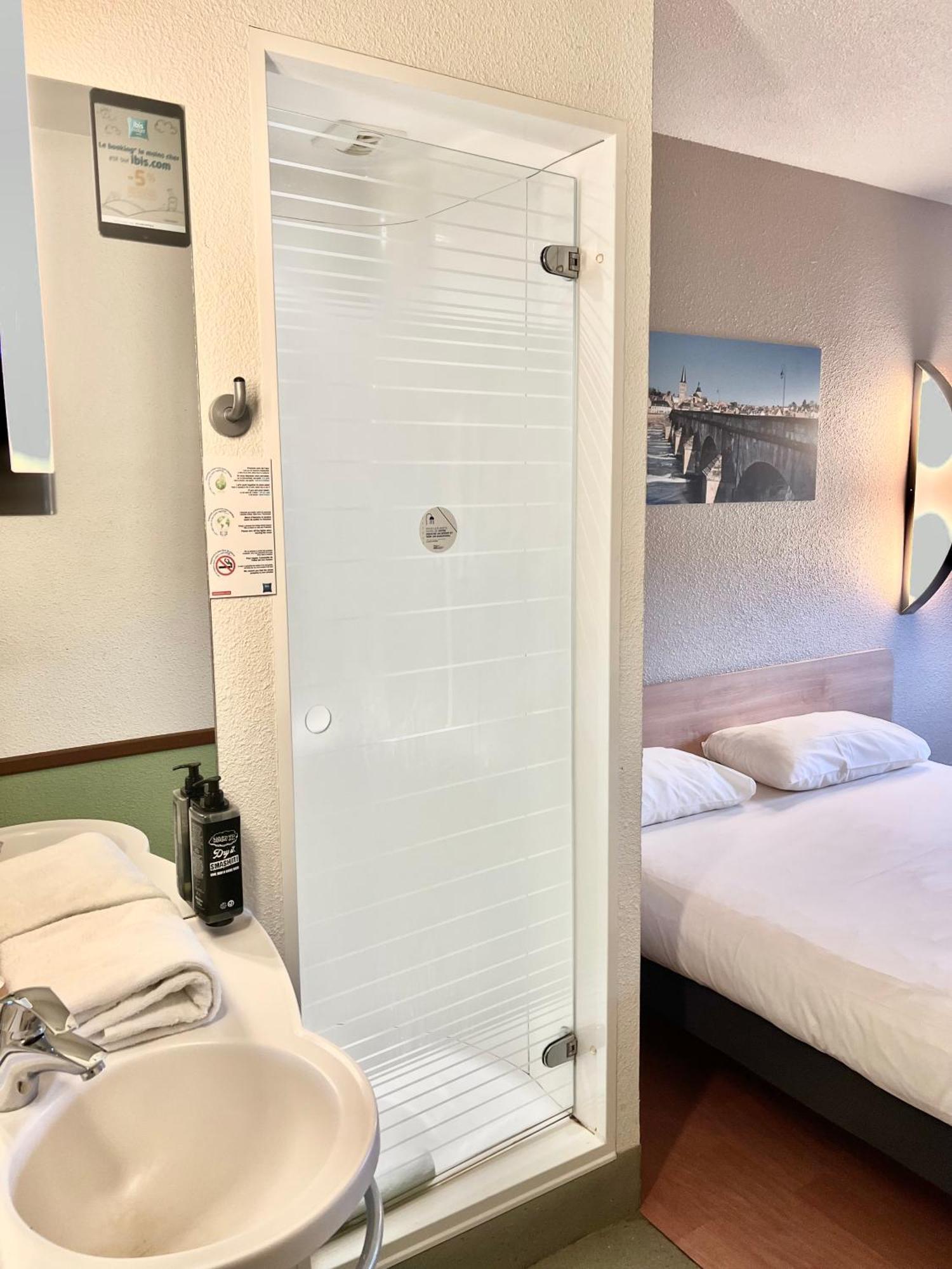 Double Queen Room,1705003313:JPEG
