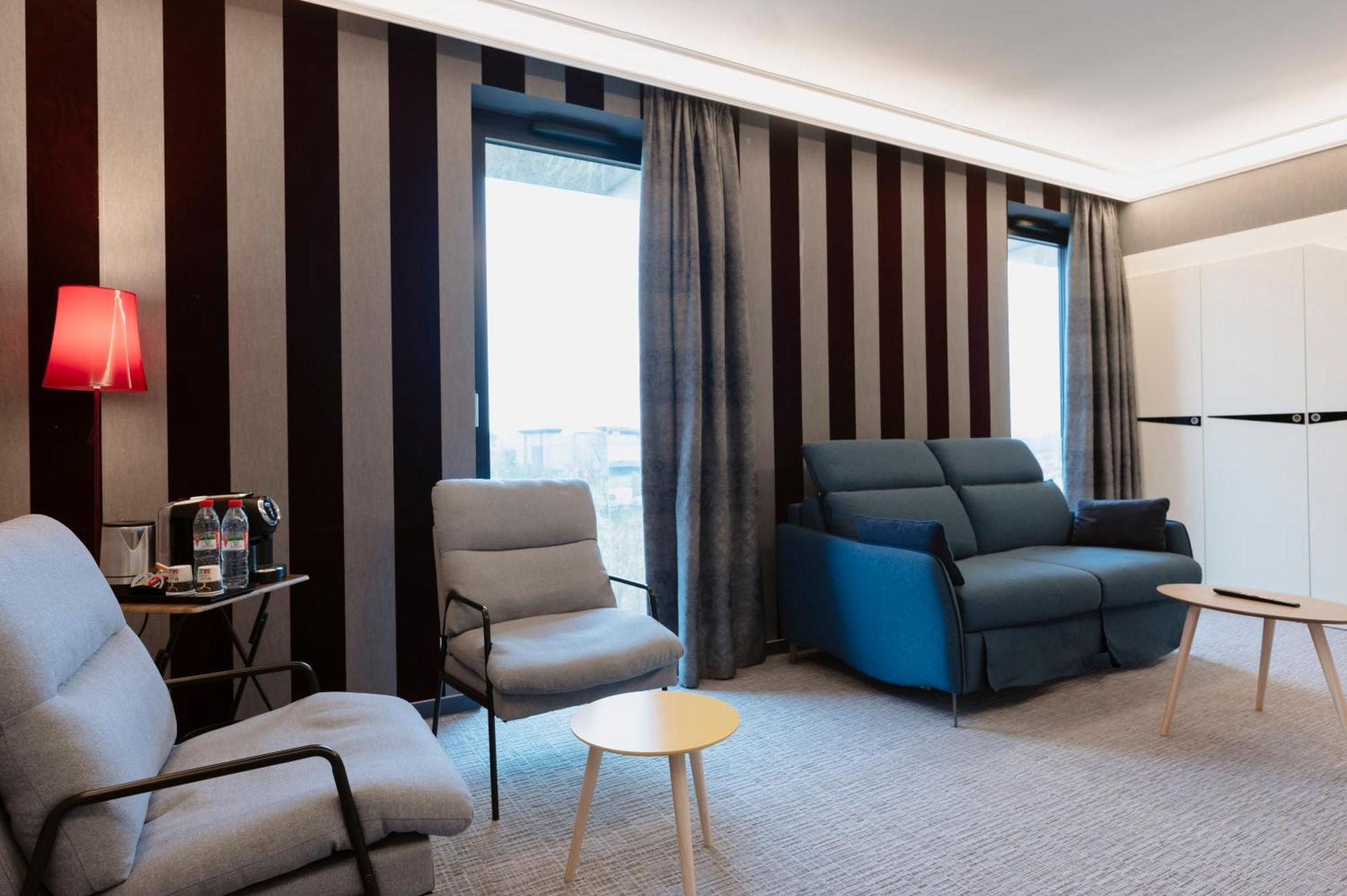 One-Bedroom King Suite