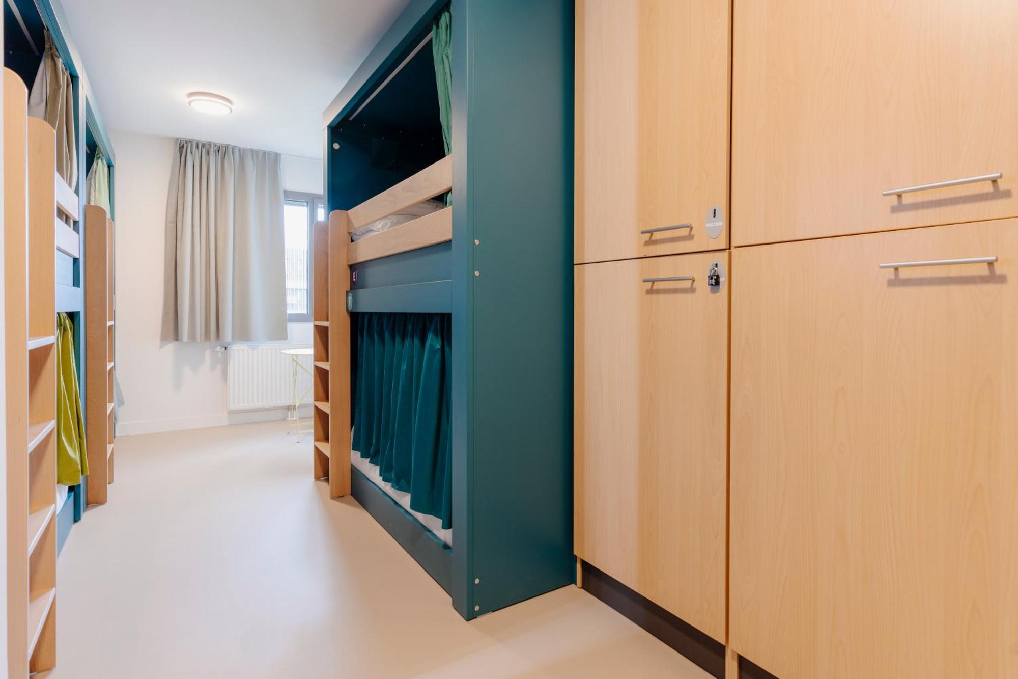 Bed 8-Bed Mixed Dormitory Room
