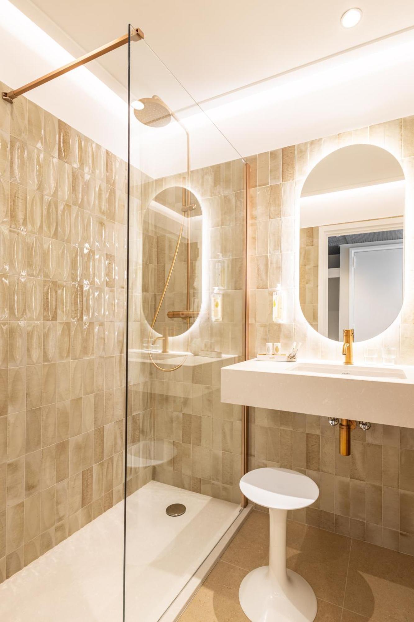 Classic Double or Twin Room with Pool View,1522105765:JPEG