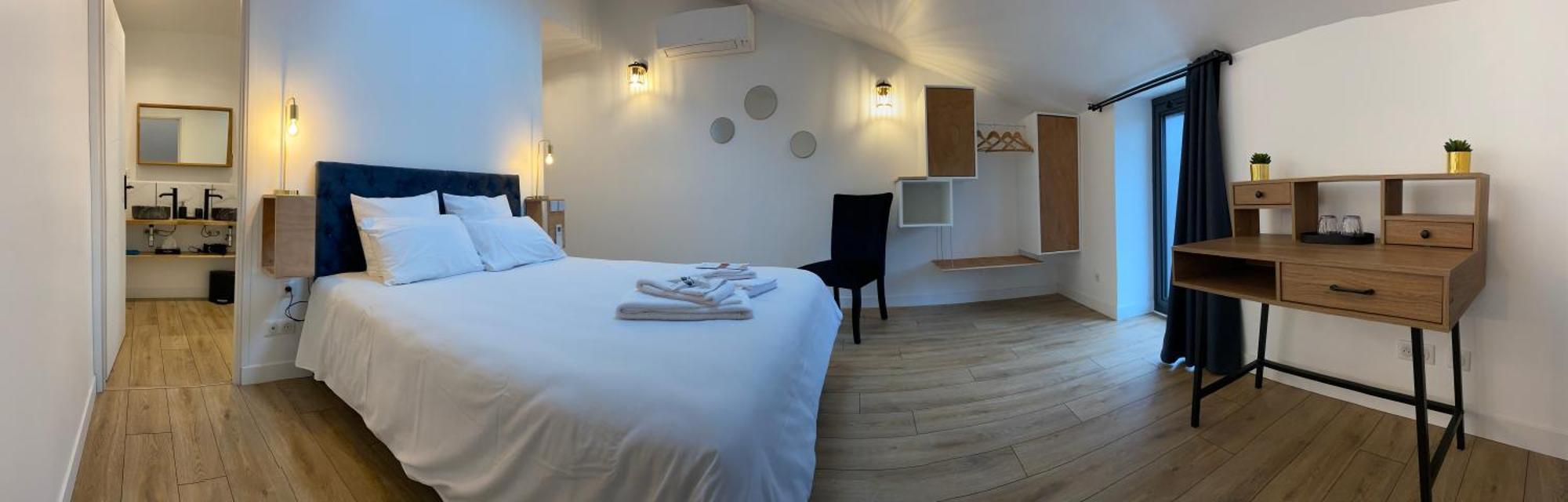 Chambre Double - Vue sur Piscine