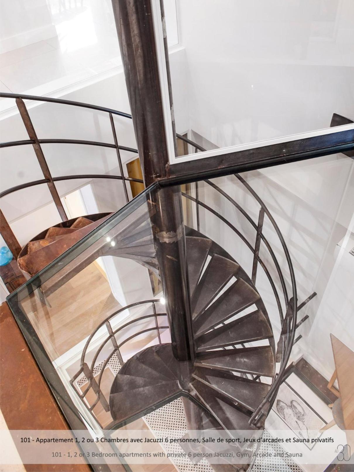One, Two or Three Bedroom Apartment with Hot tub, Sauna and Fitness Facilities