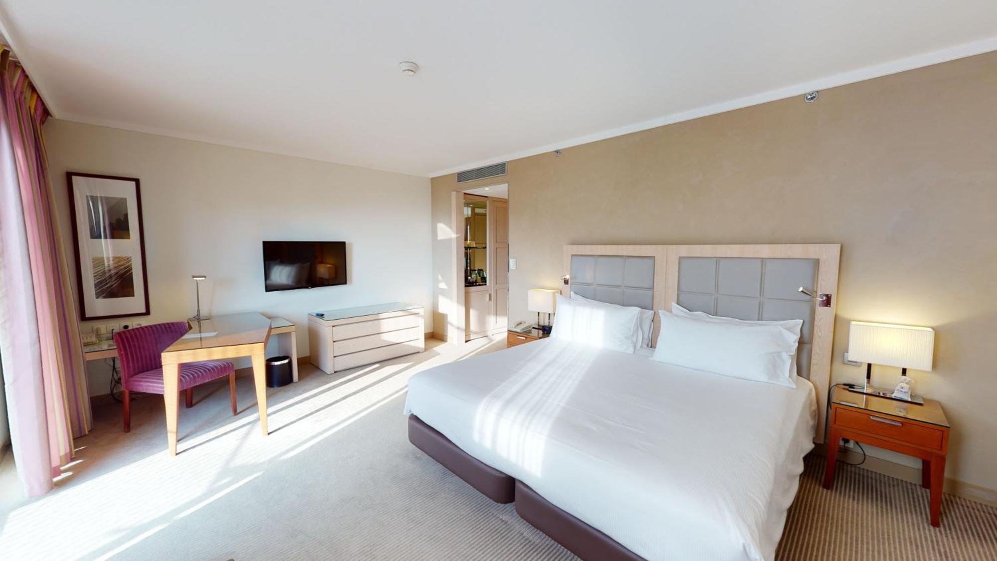 King Guest Room,1548831025:JPEG