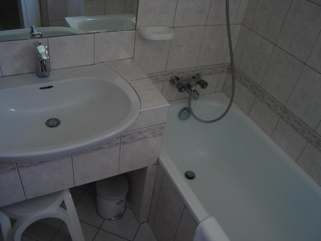 Double Room,43796074:JPEG