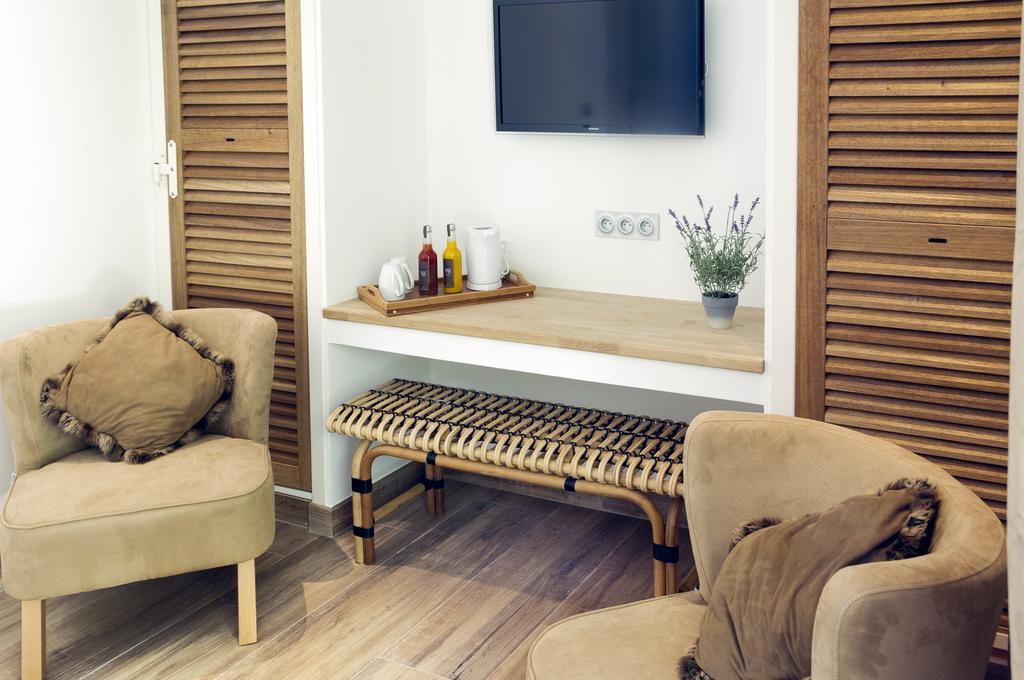 Queen Room with Pool View,175403832:JPEG