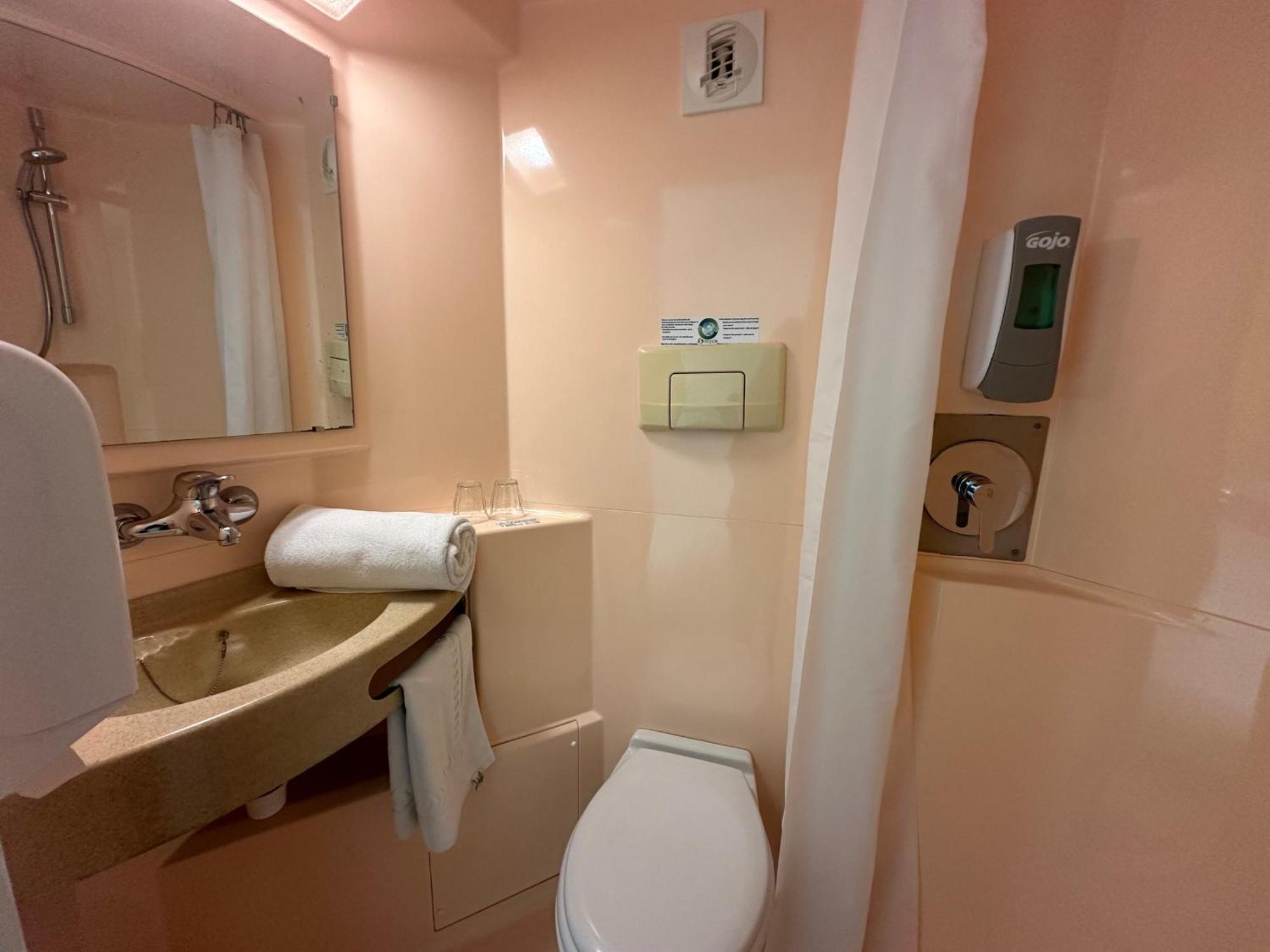 Standard Room - 1 Double Bed,1538652208:JPEG