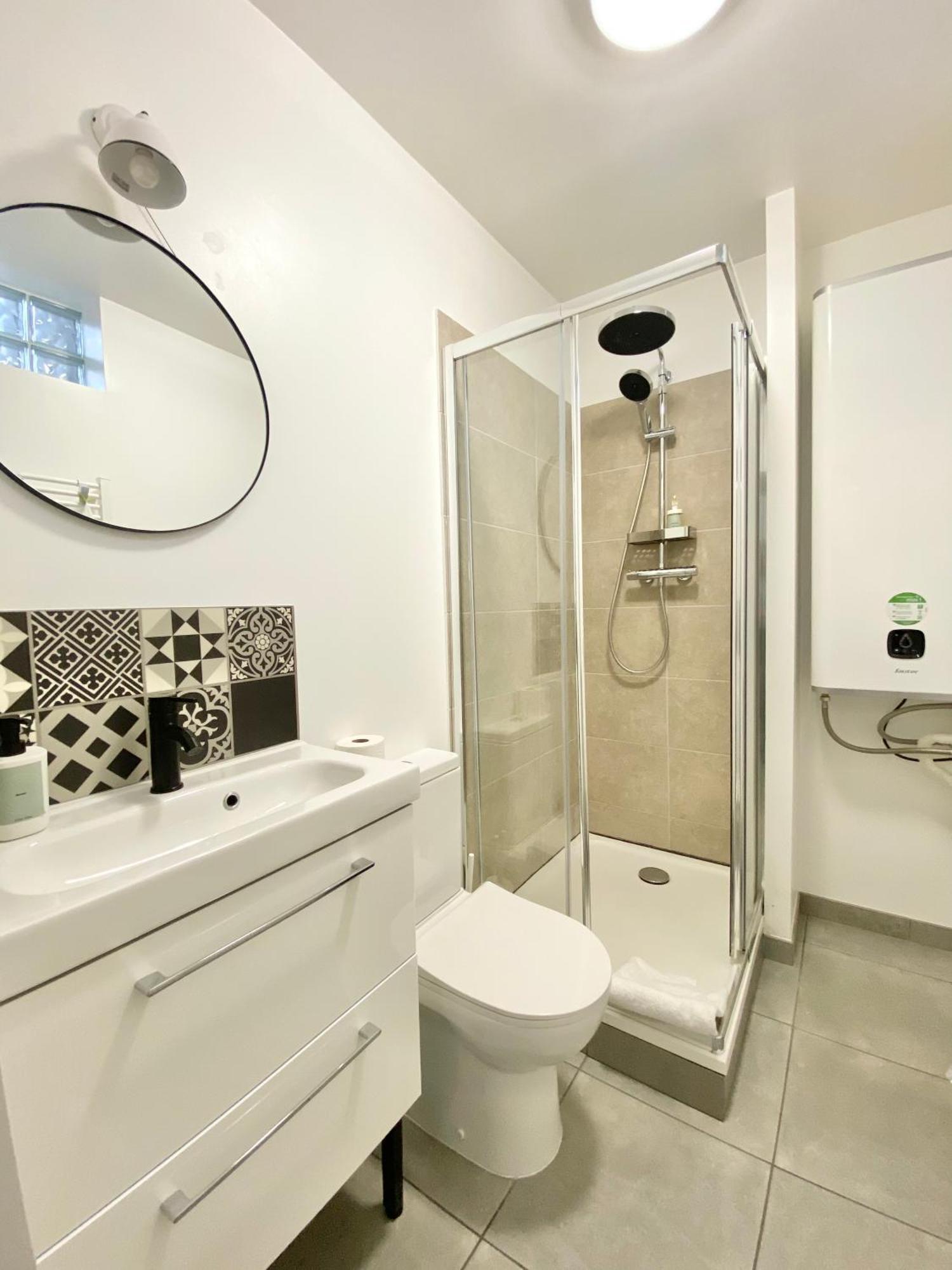 Double Room Private Bathroom