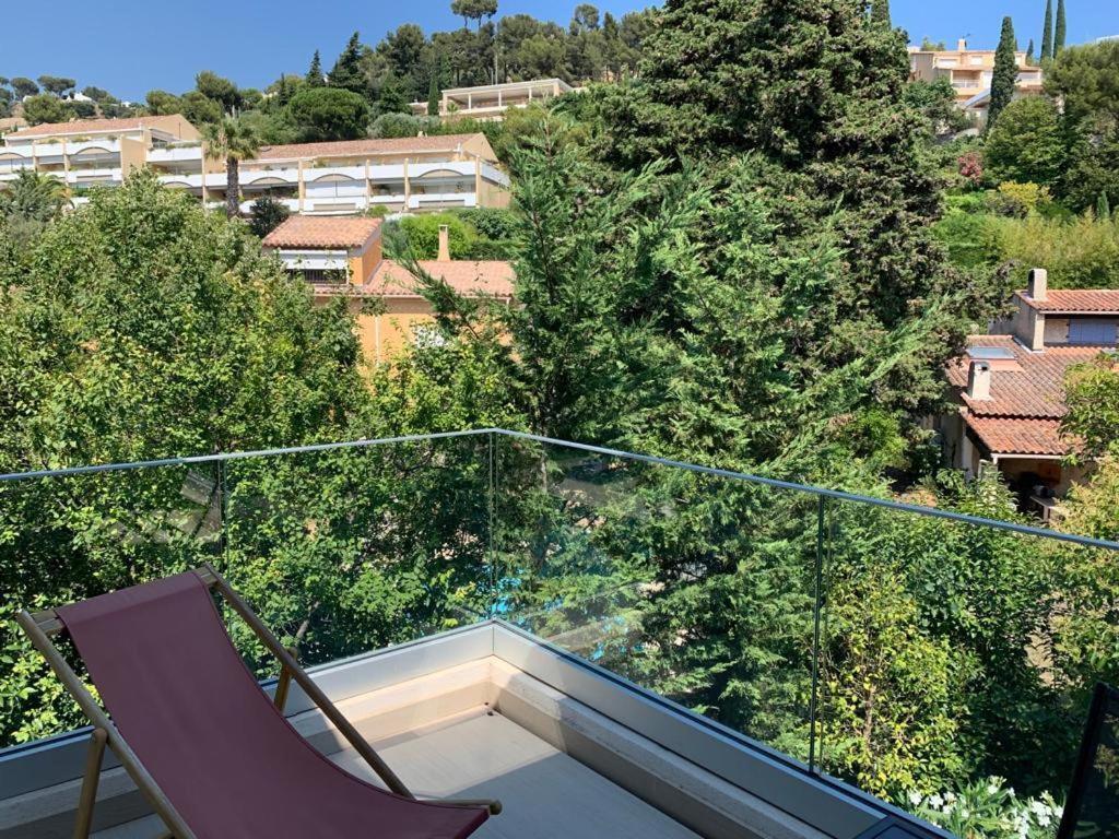 One-Bedroom Apartment Terrace,1588280067:JPEG