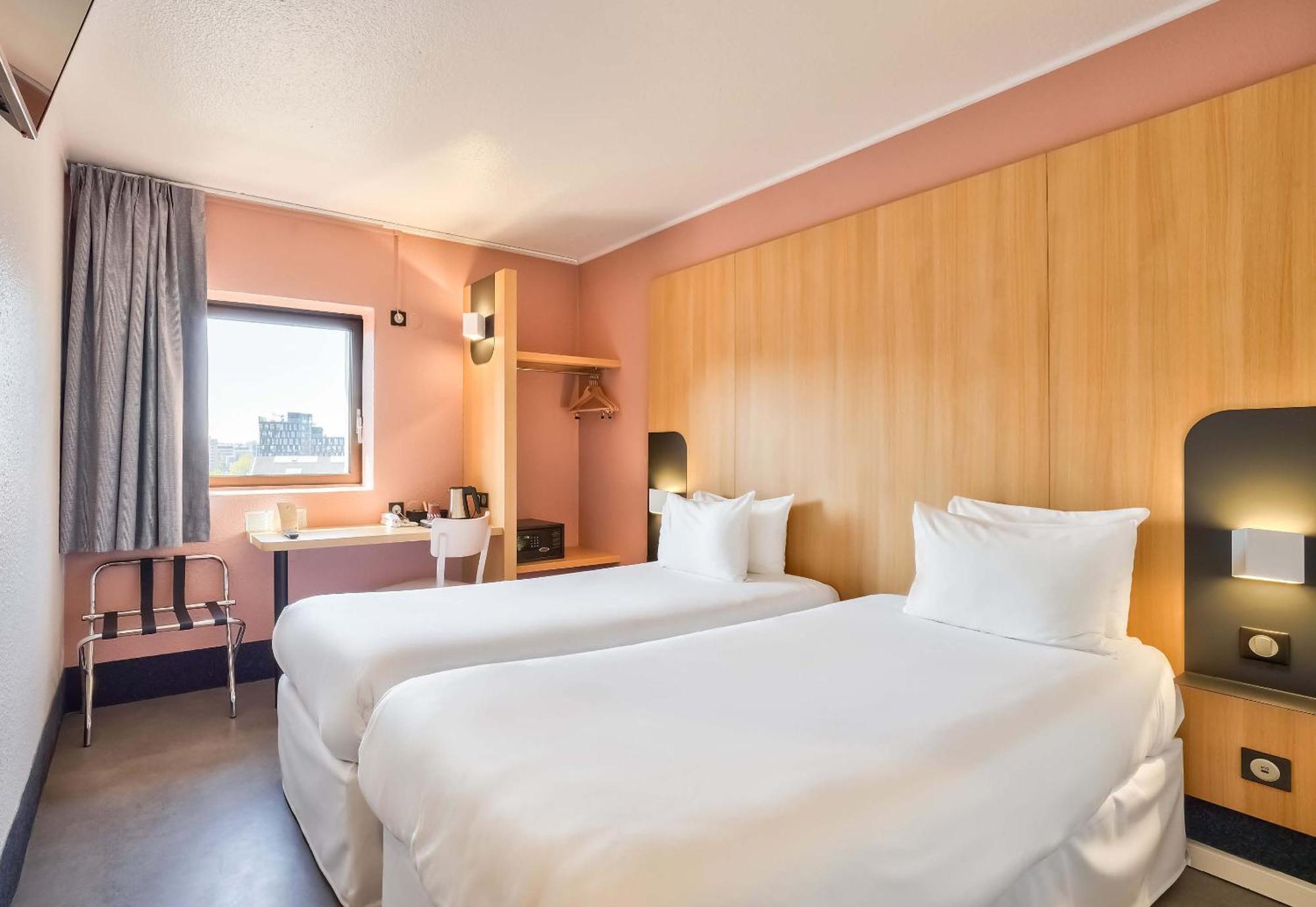 Standard Twin Room,1664647643:JPEG