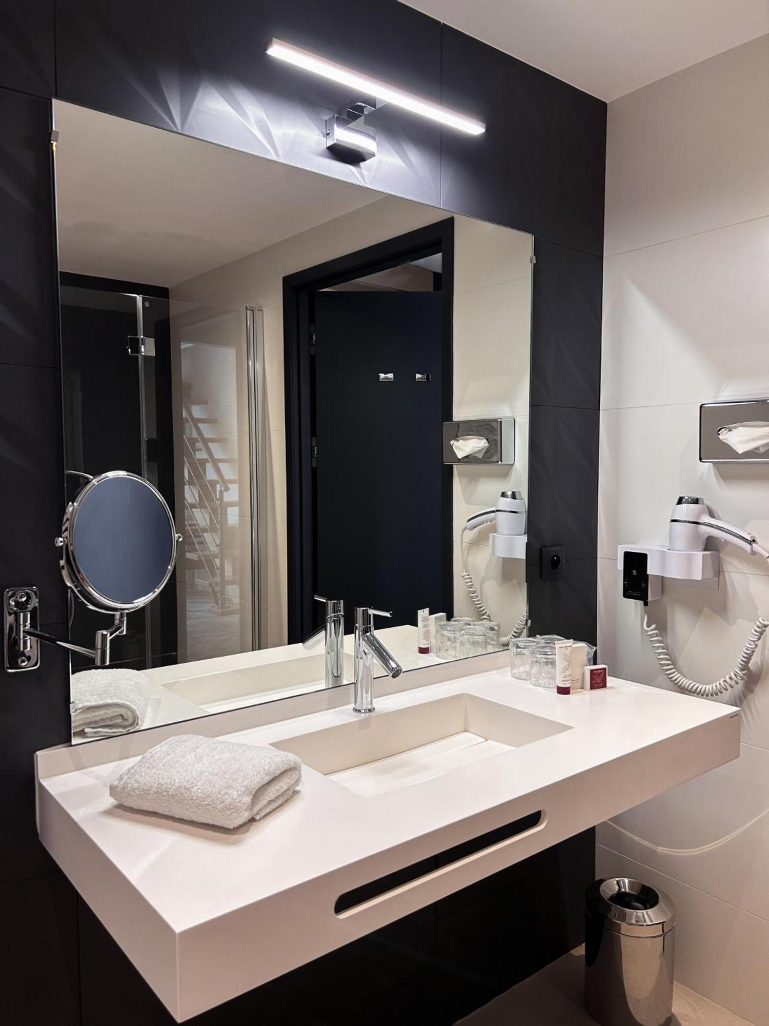 Quadruple Room,1538580208:JPEG