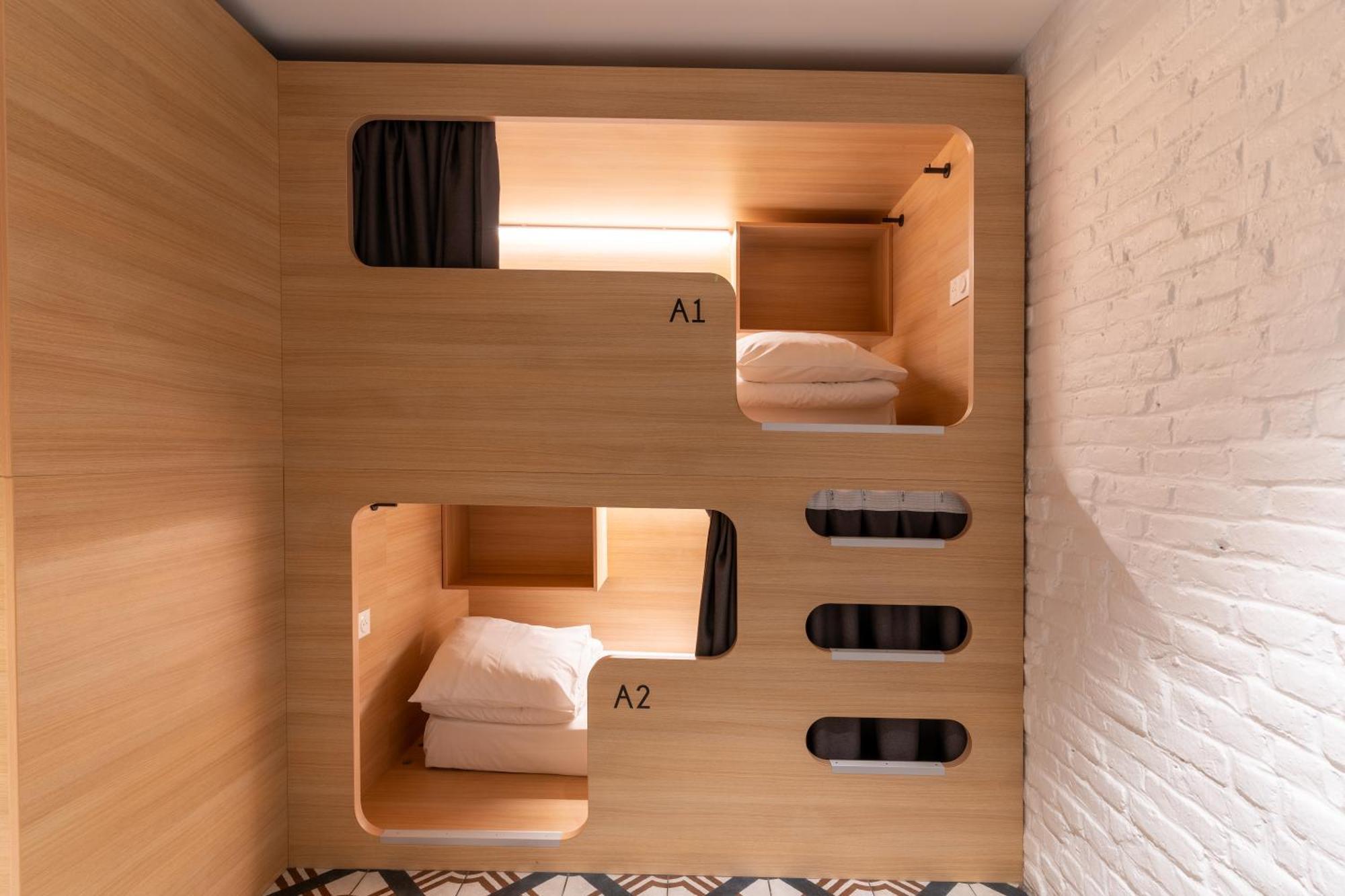 Bed 6-Bed Female Dormitory Room