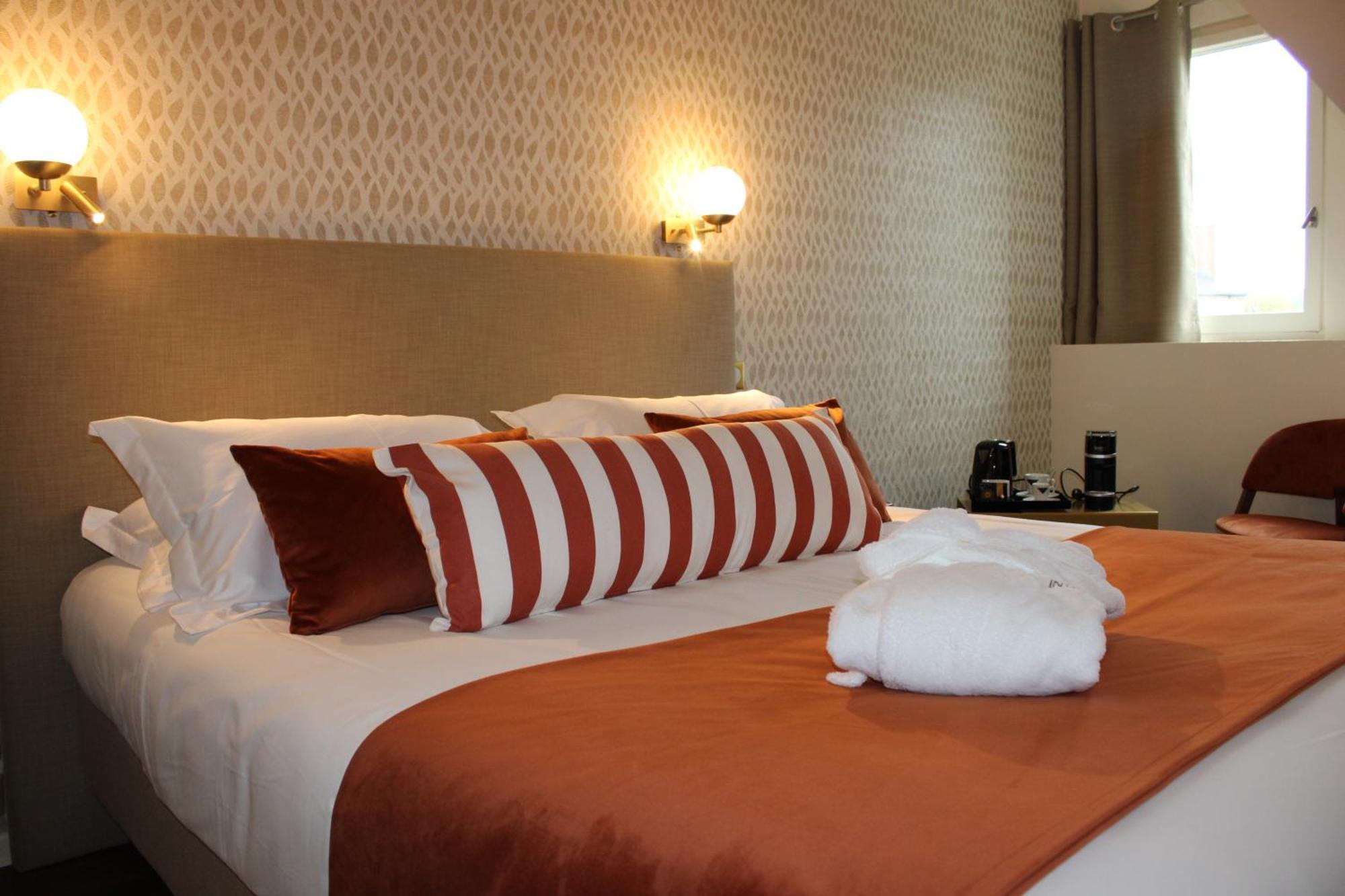 Standard Room,1543806157:JPEG