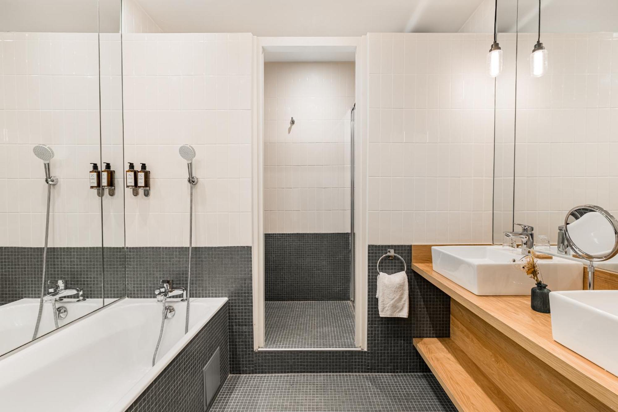 Experience Room,1546361929:JPEG