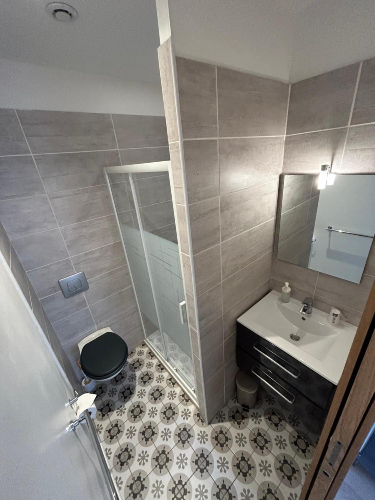 single douche