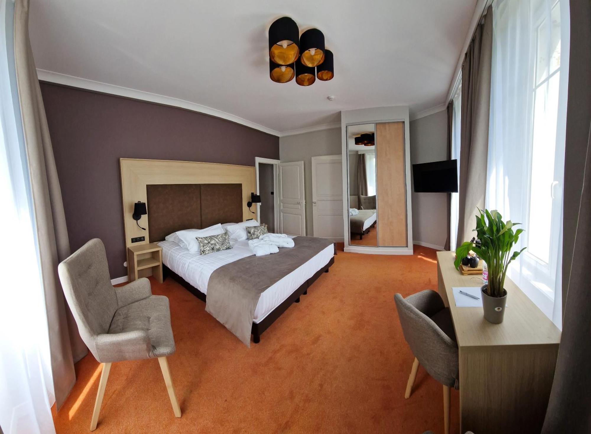 Deluxe Double or Twin Room