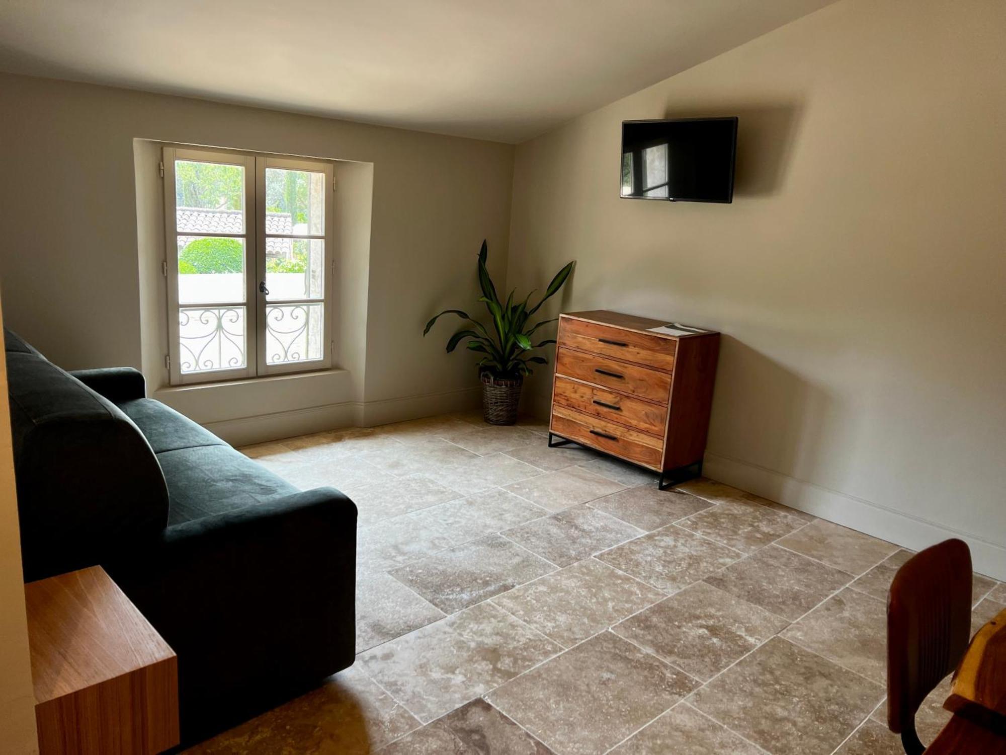 Queen Suite