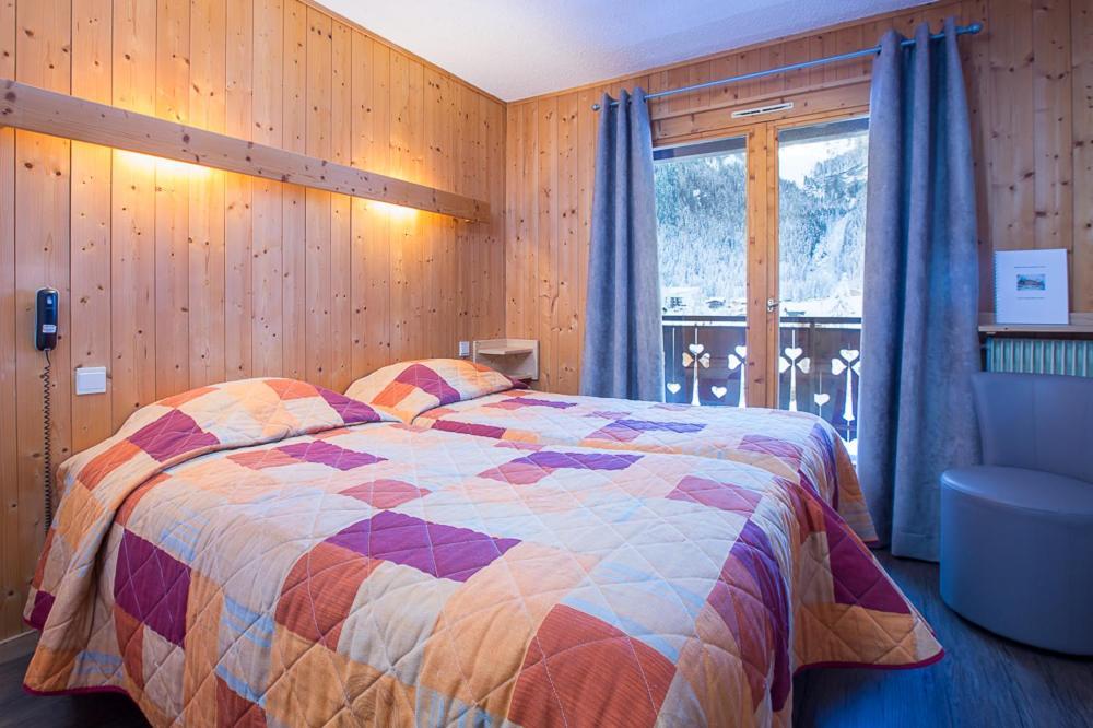 Twin Room,1559430325:JPEG