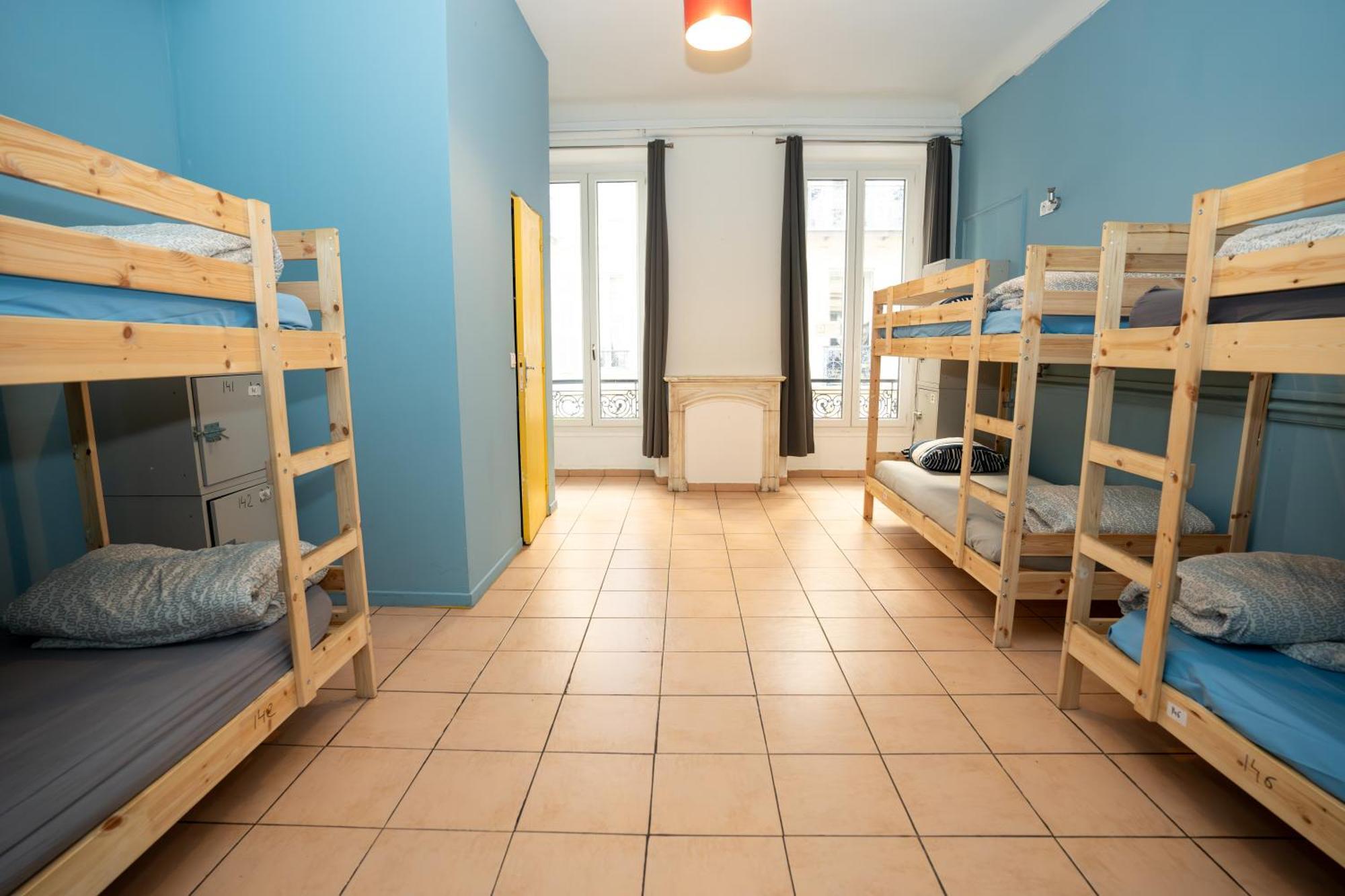 Single Bed 6-Bed Dormitory Room