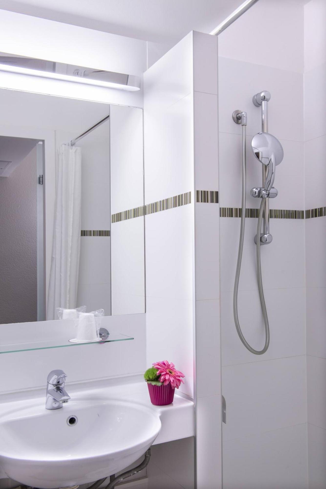 Basic Triple Room