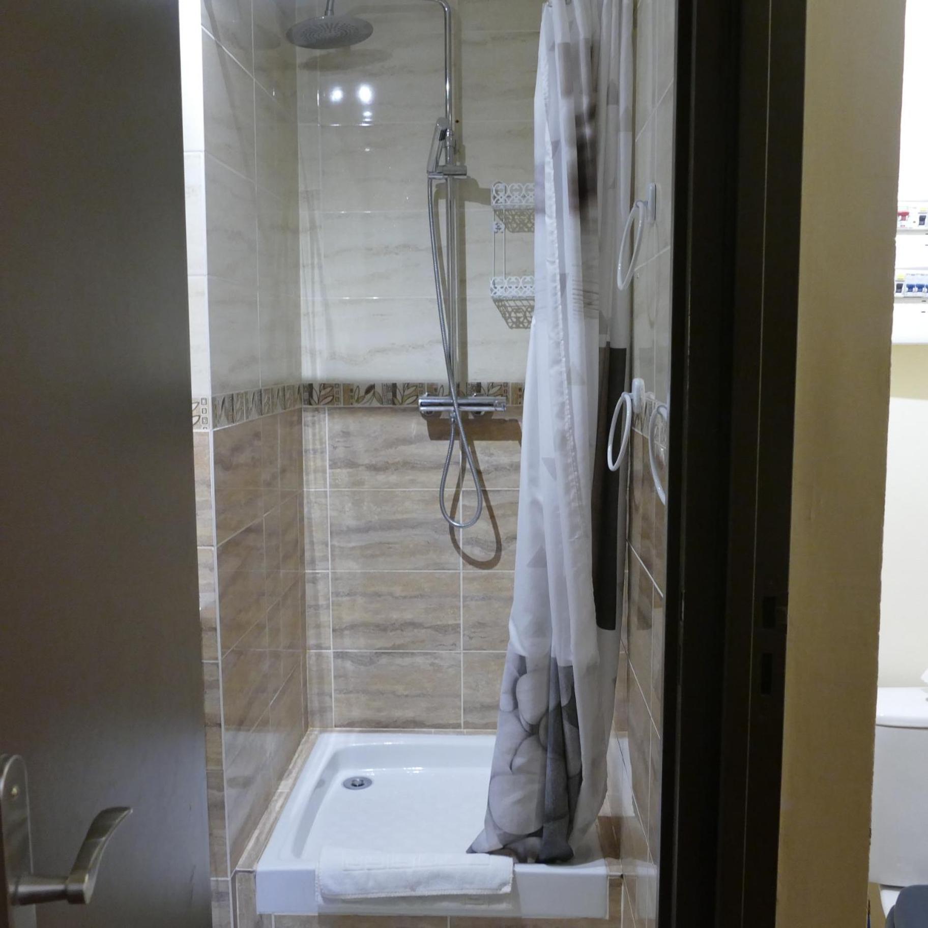 Family Room,1578397535:JPEG